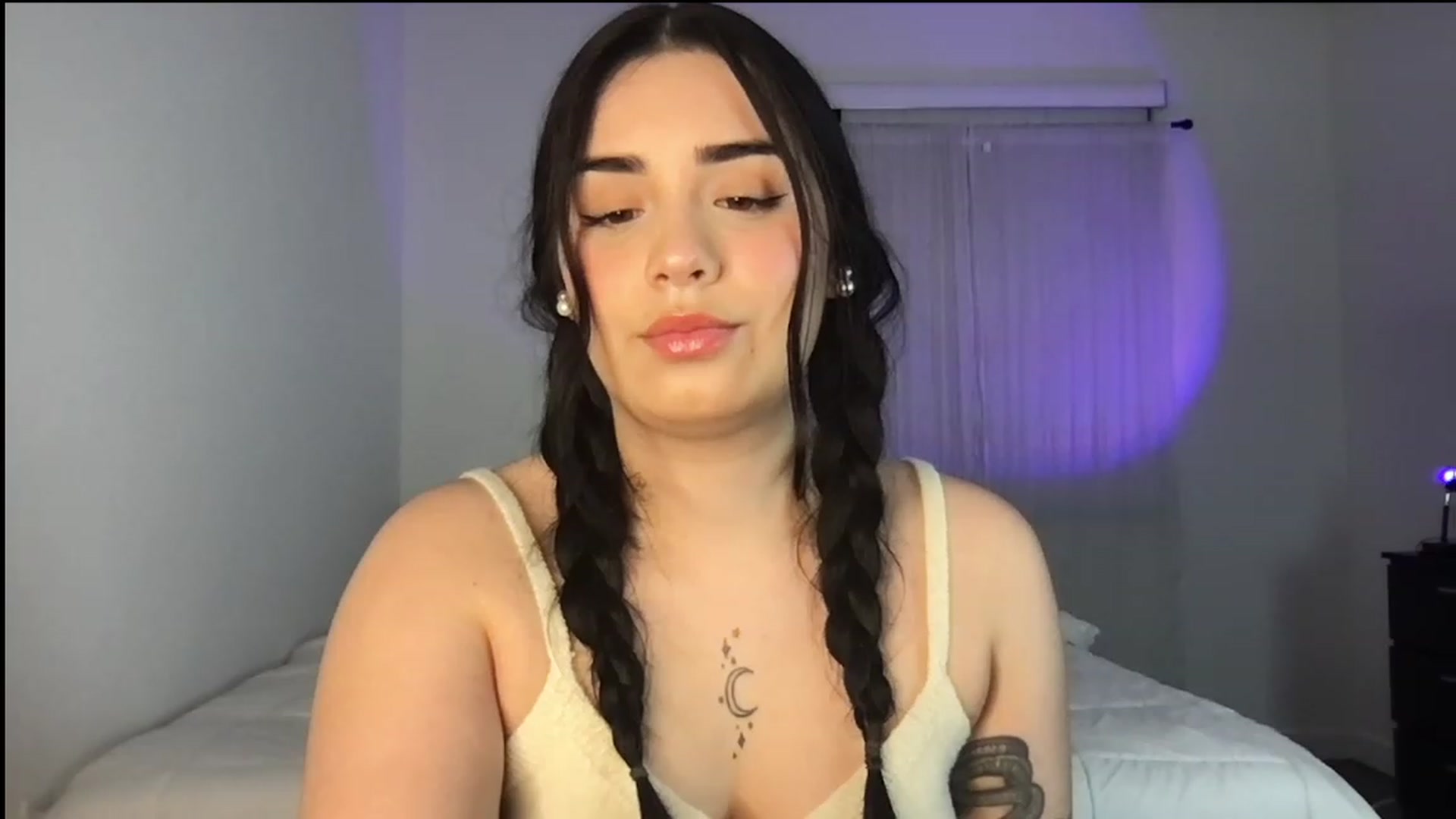 Gallery image thumbnail from babyxjulz's myfreecams stream on, 02/21/2023, 05:15 image 18 of 20
