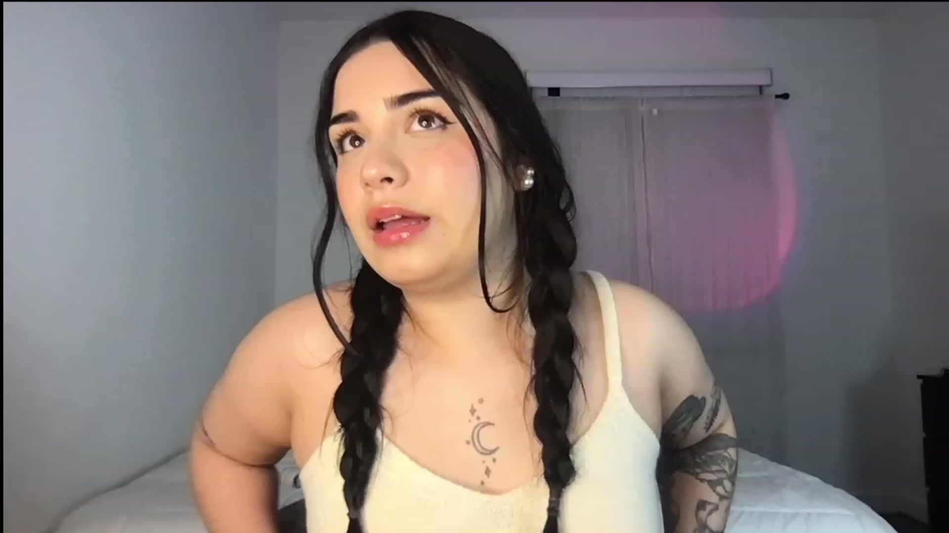 Gallery image thumbnail from babyxjulz's myfreecams stream on, 02/21/2023, 05:57 image 7 of 20