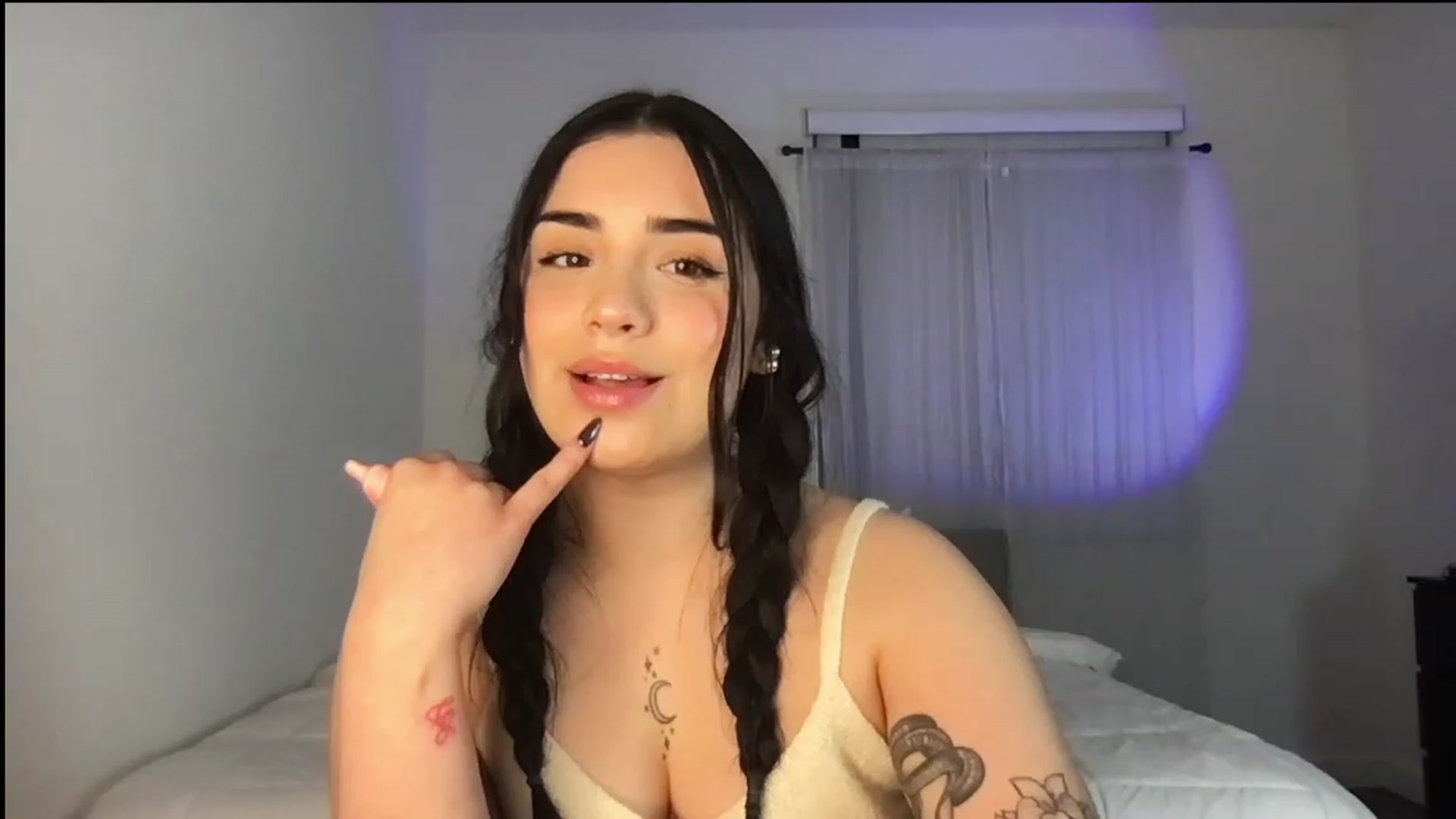 Gallery image thumbnail from babyxjulz's myfreecams stream on, 02/21/2023, 05:57 image 5 of 20