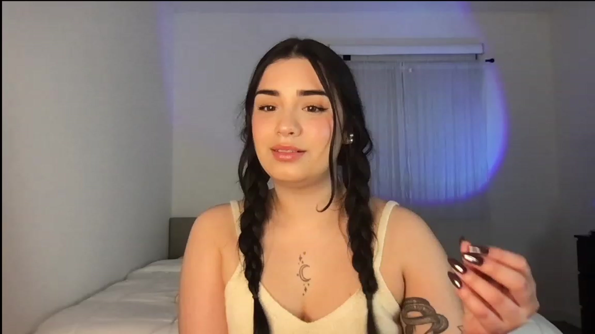 Gallery image thumbnail from babyxjulz's myfreecams stream on, 02/21/2023, 05:57 image 2 of 20