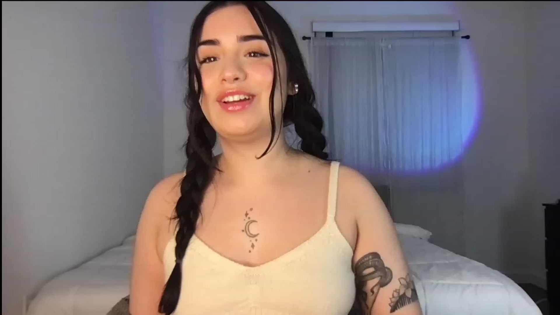 Gallery image thumbnail from babyxjulz's myfreecams stream on, 02/21/2023, 05:57 image 10 of 20