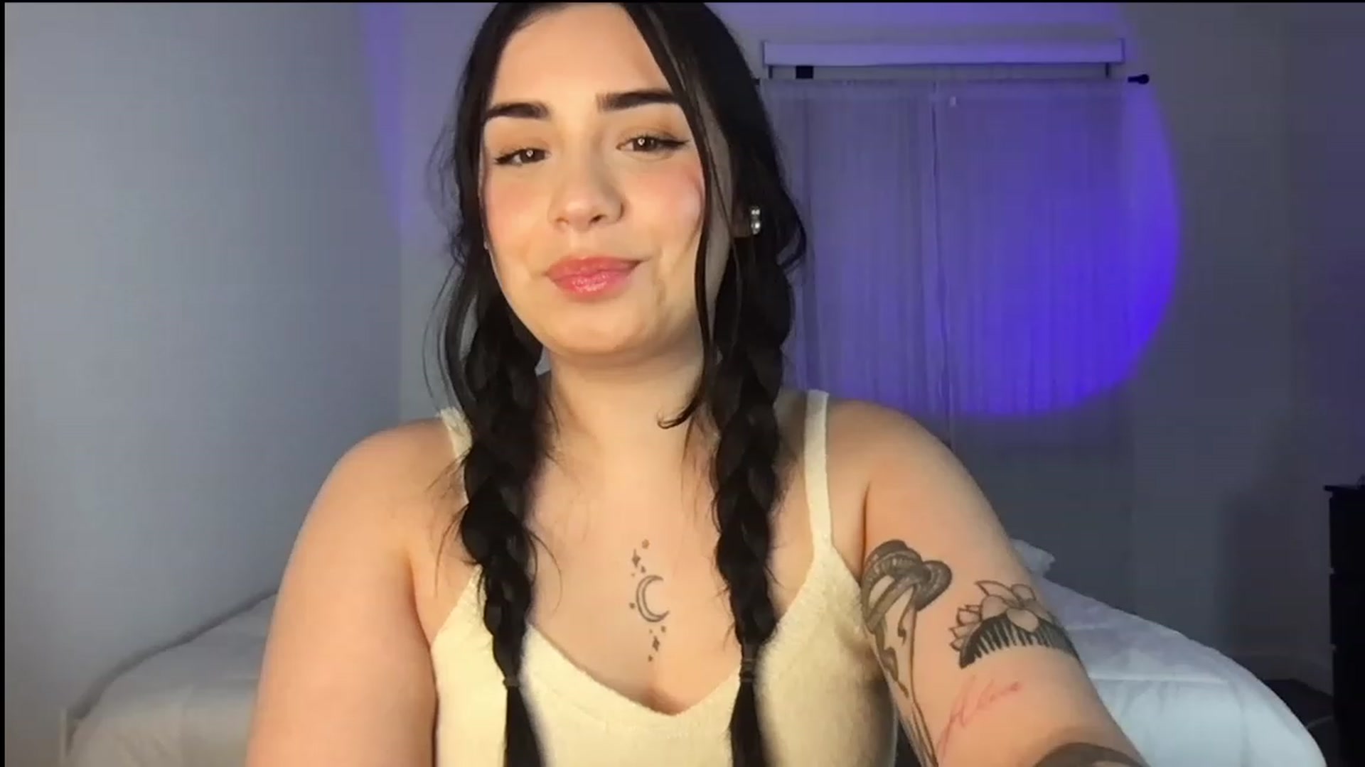 Gallery image thumbnail from babyxjulz's myfreecams stream on, 02/21/2023, 05:57 image 20 of 20
