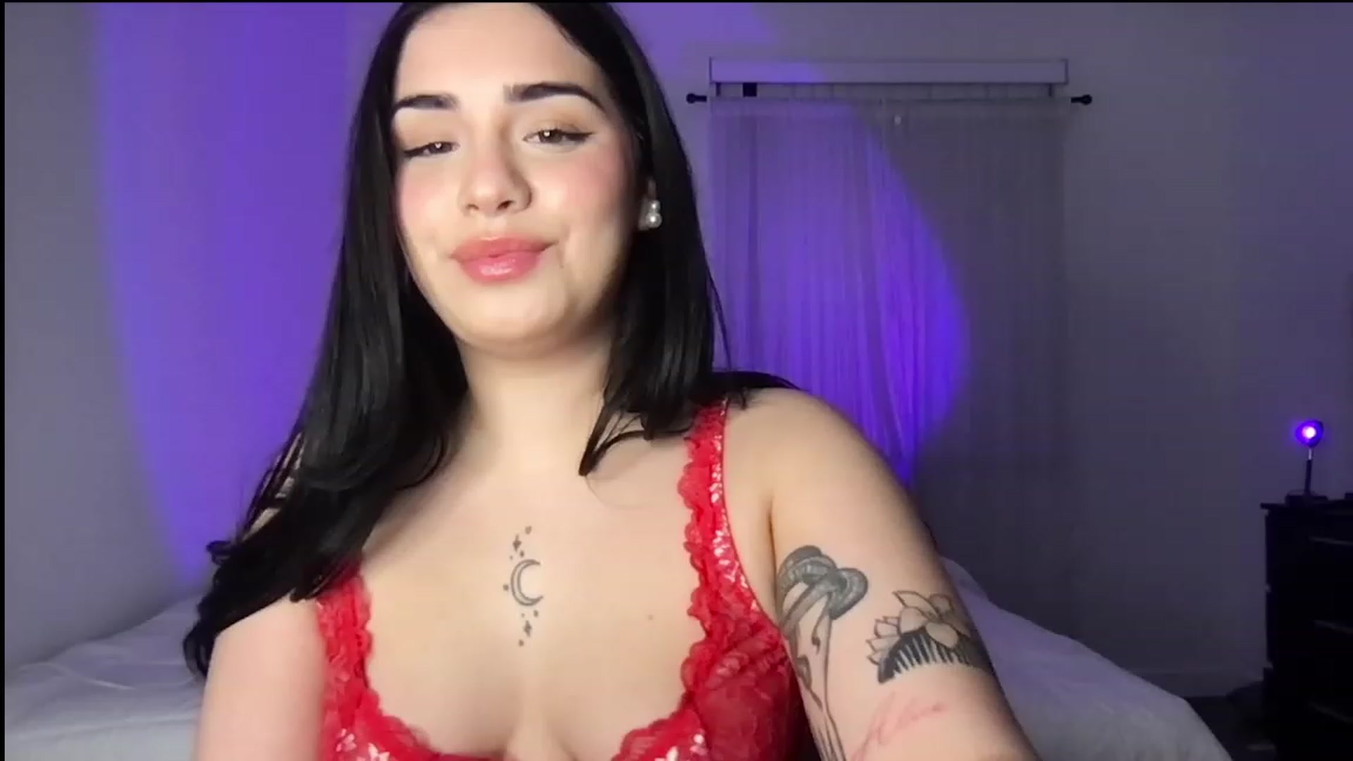 Gallery image thumbnail from babyxjulz's myfreecams stream on, 03/01/2023, 04:50 image 15 of 20