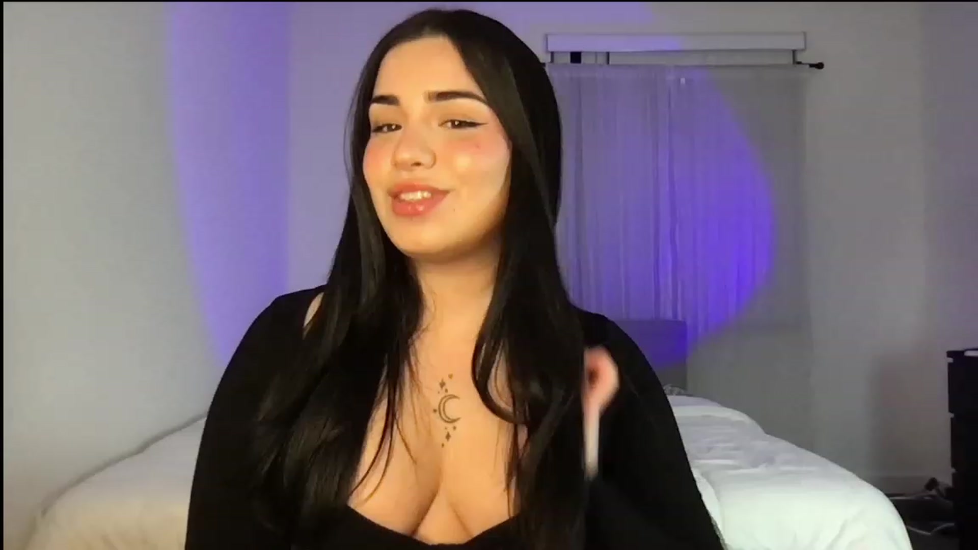 Gallery image thumbnail from babyxjulz's myfreecams stream on, 03/07/2023, 05:07 image 5 of 20