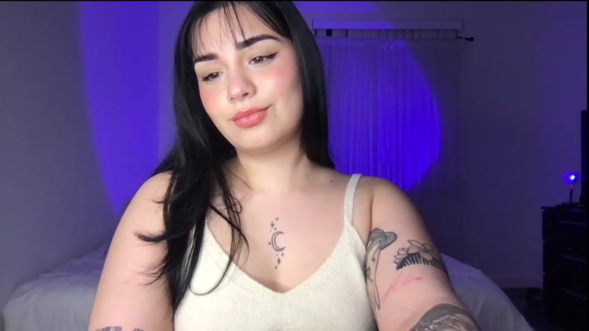 Gallery image thumbnail from babyxjulz's myfreecams stream on, 03/13/2023, 01:57 image 12 of 20