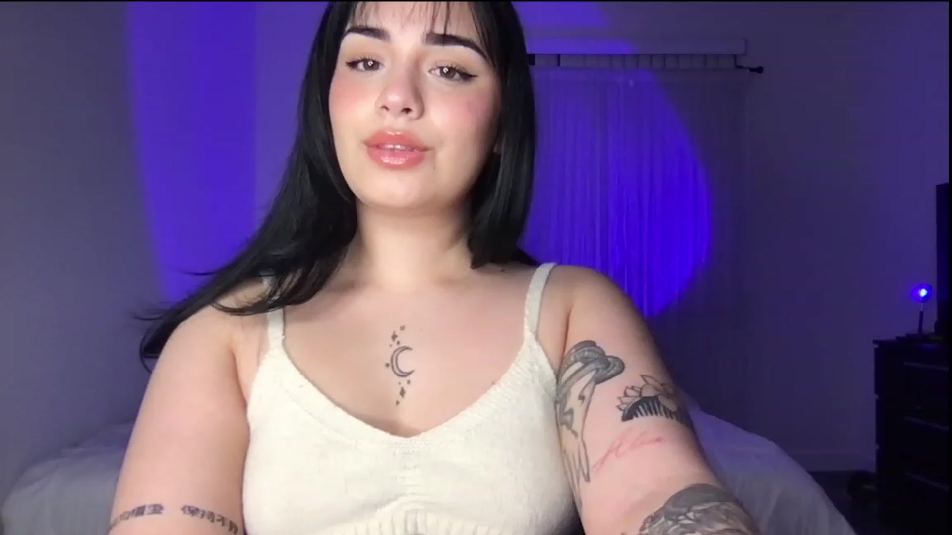 Gallery image thumbnail from babyxjulz's myfreecams stream on, 03/13/2023, 01:57 image 10 of 20