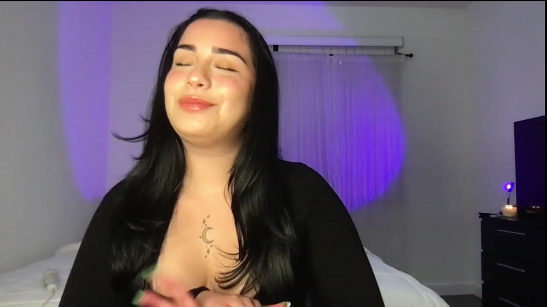 Gallery image thumbnail from babyxjulz's myfreecams stream on, 03/20/2023, 05:17 image 5 of 20