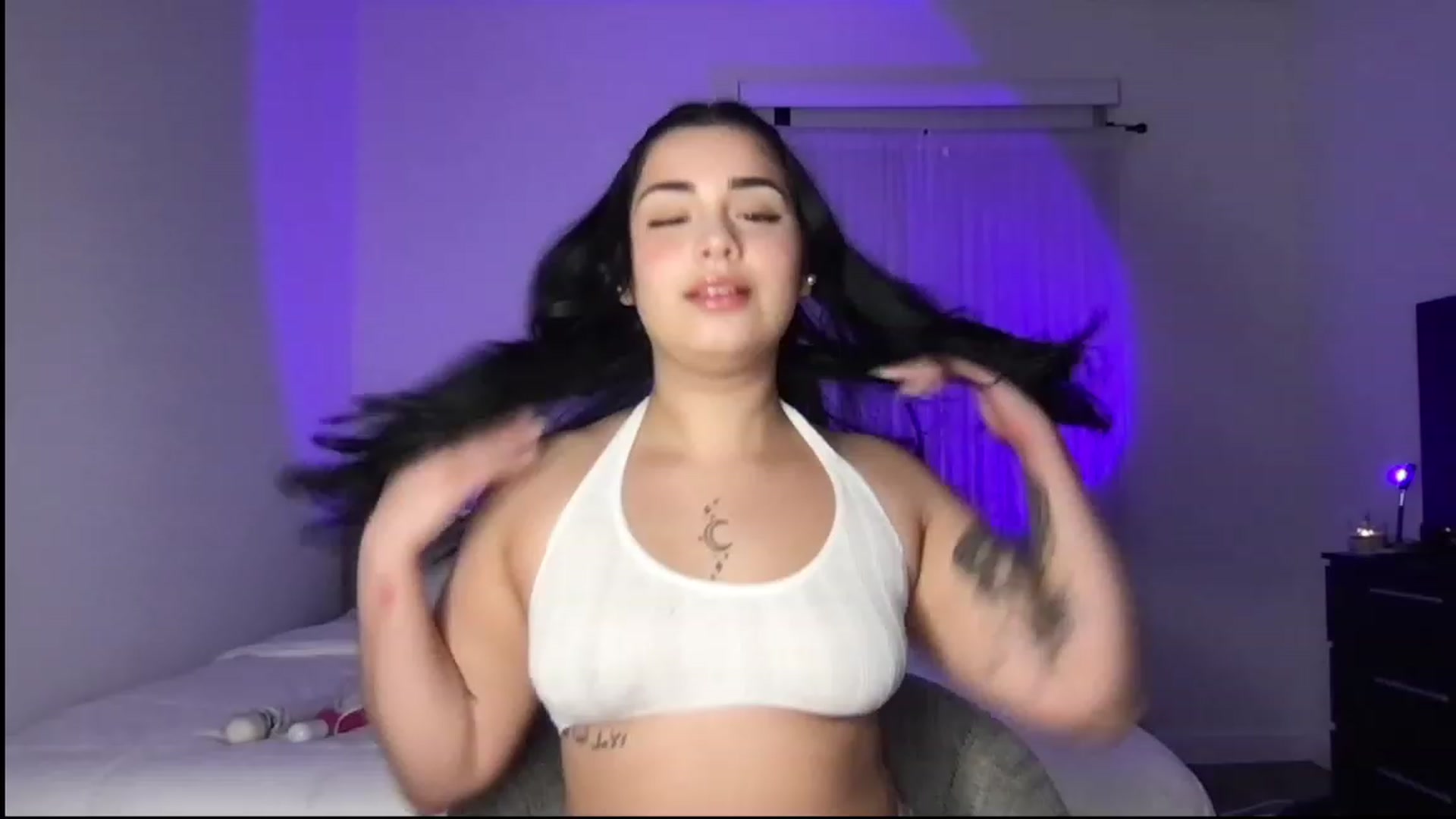 Gallery image thumbnail from babyxjulz's myfreecams stream on, 03/24/2023, 03:58 image 13 of 20