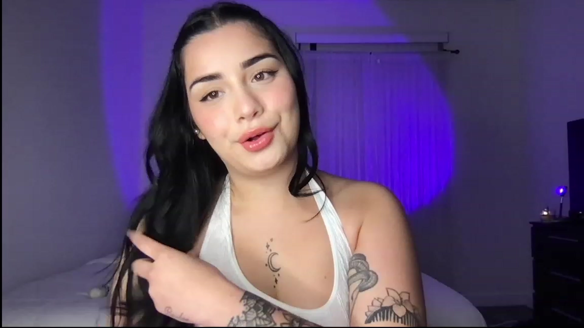 Gallery image thumbnail from babyxjulz's myfreecams stream on, 03/24/2023, 03:58 image 6 of 20