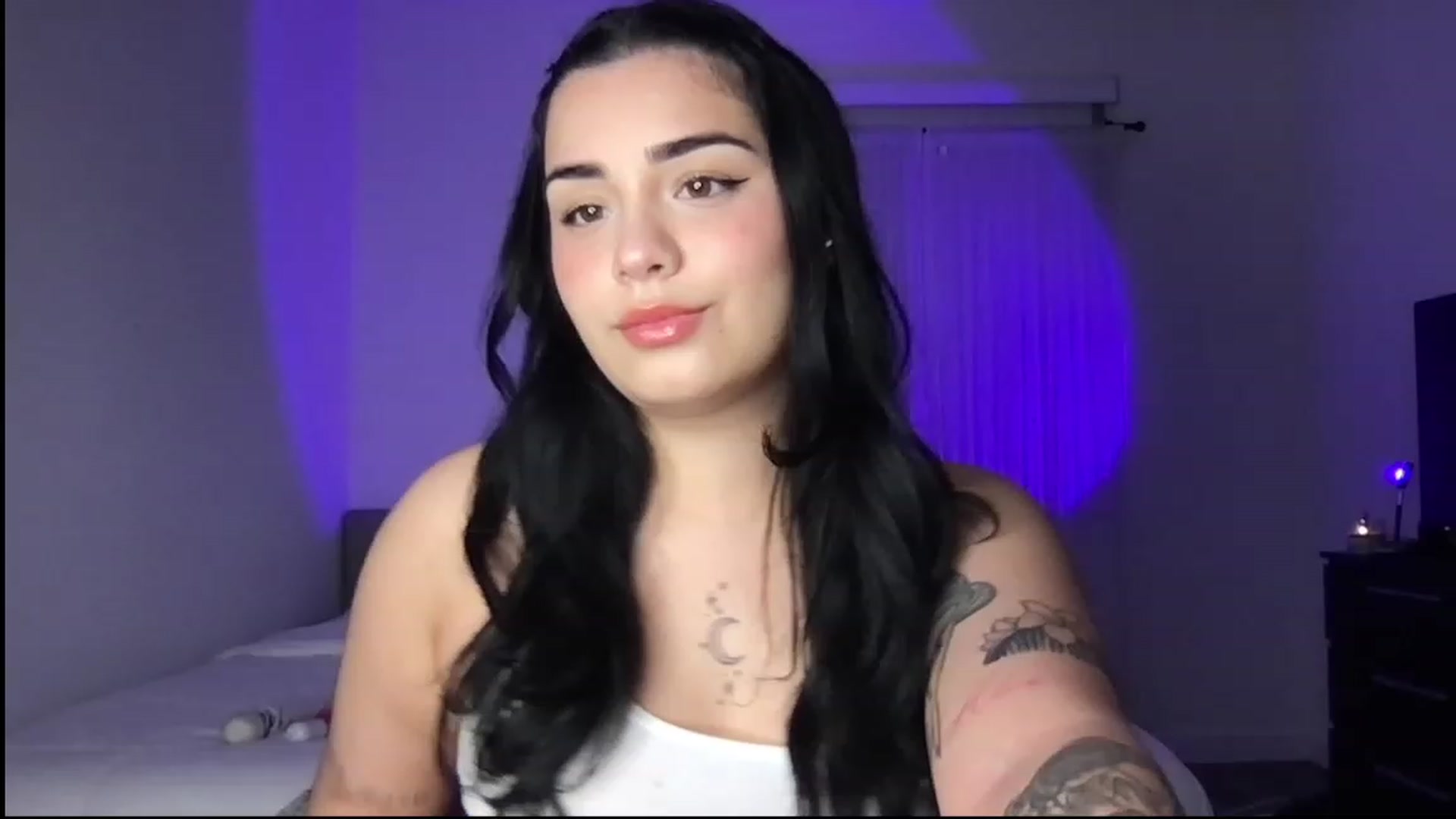 Gallery image thumbnail from babyxjulz's myfreecams stream on, 03/24/2023, 03:58 image 15 of 20