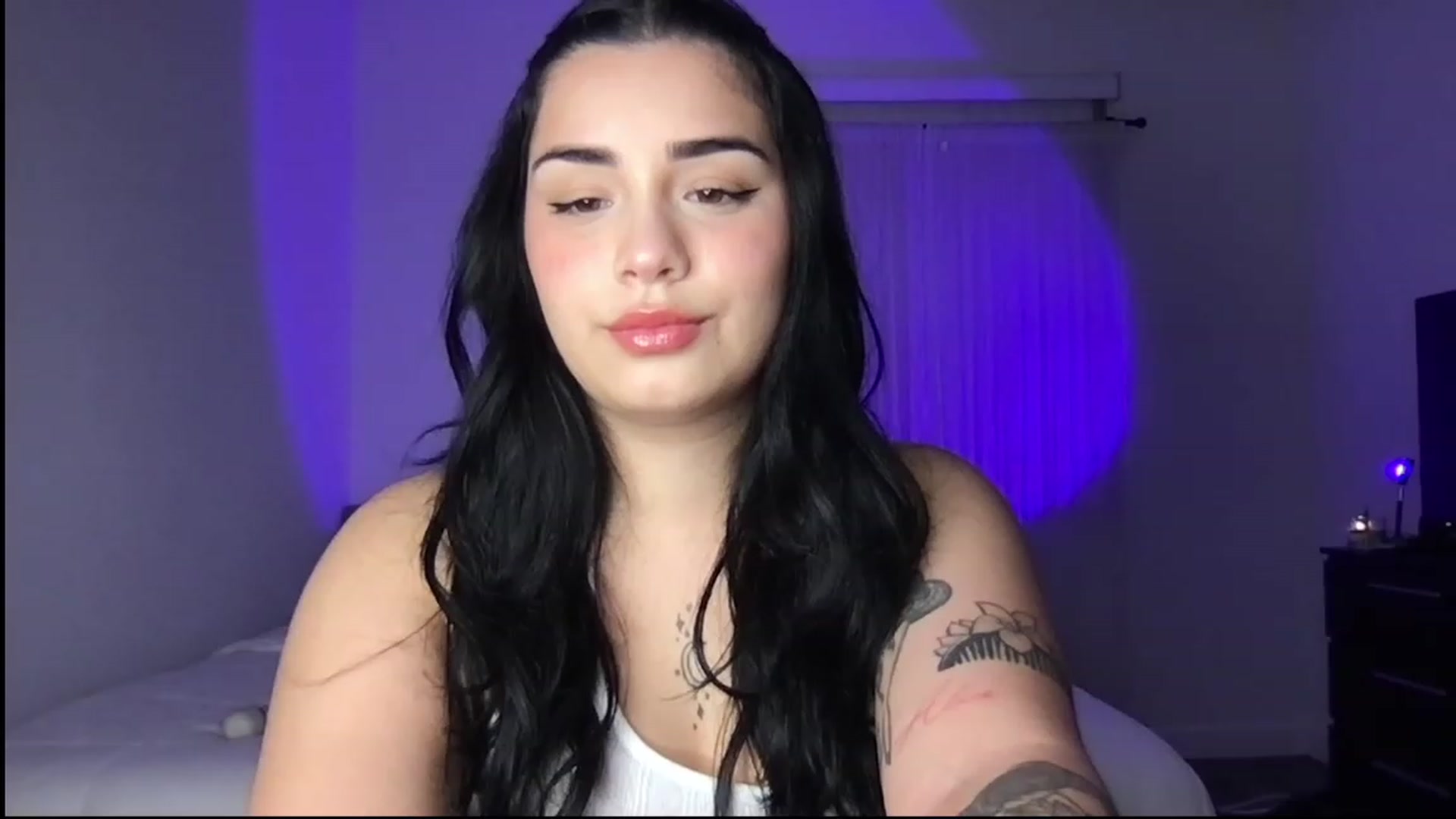 Gallery image thumbnail from babyxjulz's myfreecams stream on, 03/24/2023, 03:58 image 9 of 20