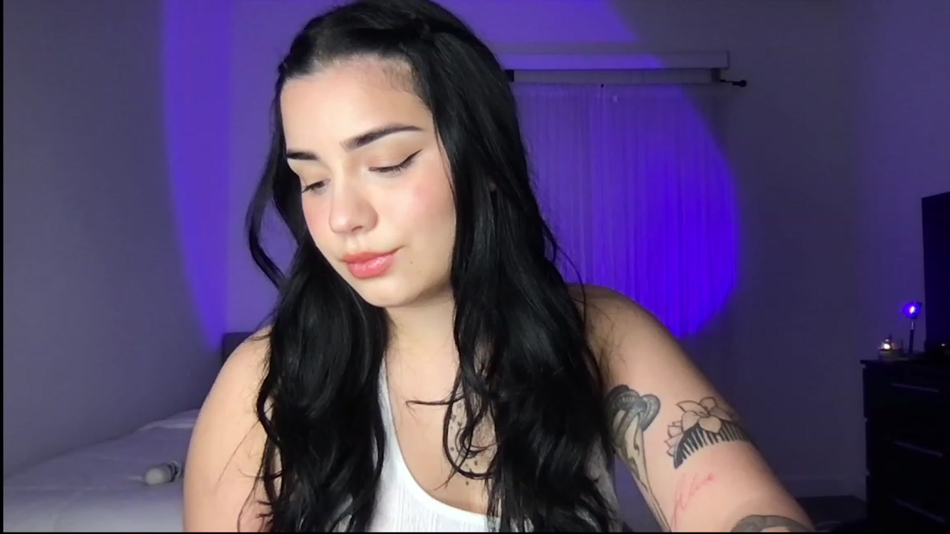 Gallery image thumbnail from babyxjulz's myfreecams stream on, 03/24/2023, 03:58 image 8 of 20