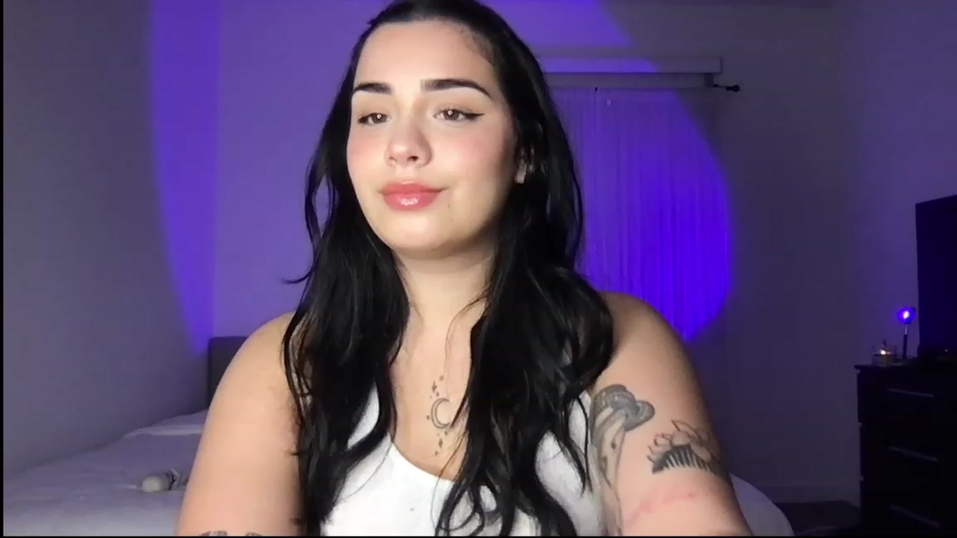 Gallery image thumbnail from babyxjulz's myfreecams stream on, 03/24/2023, 04:44 image 5 of 20