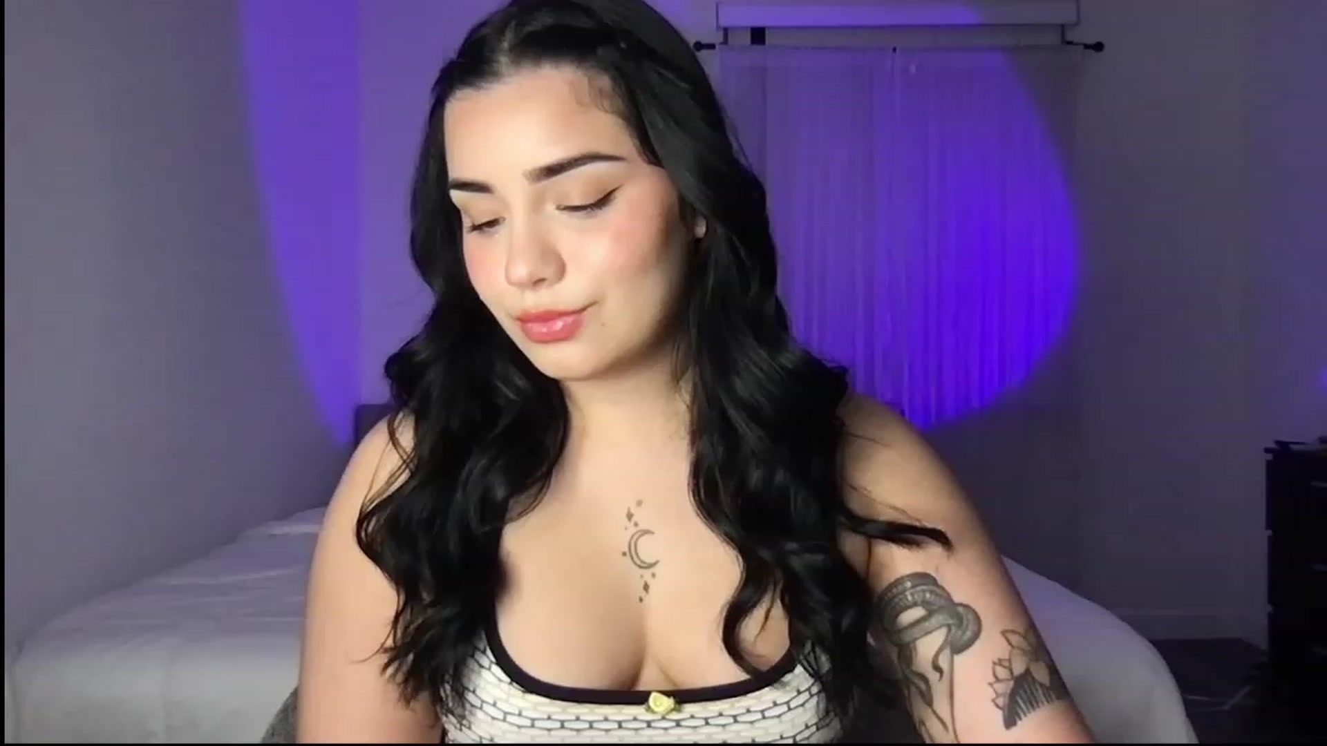 Gallery image thumbnail from babyxjulz's myfreecams stream on, 03/25/2023, 02:23 image 10 of 20