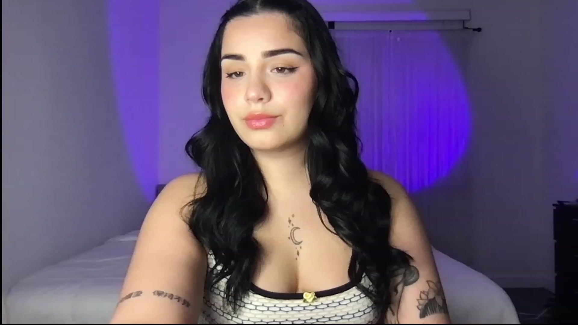 Gallery image thumbnail from babyxjulz's myfreecams stream on, 03/25/2023, 02:23 image 2 of 20