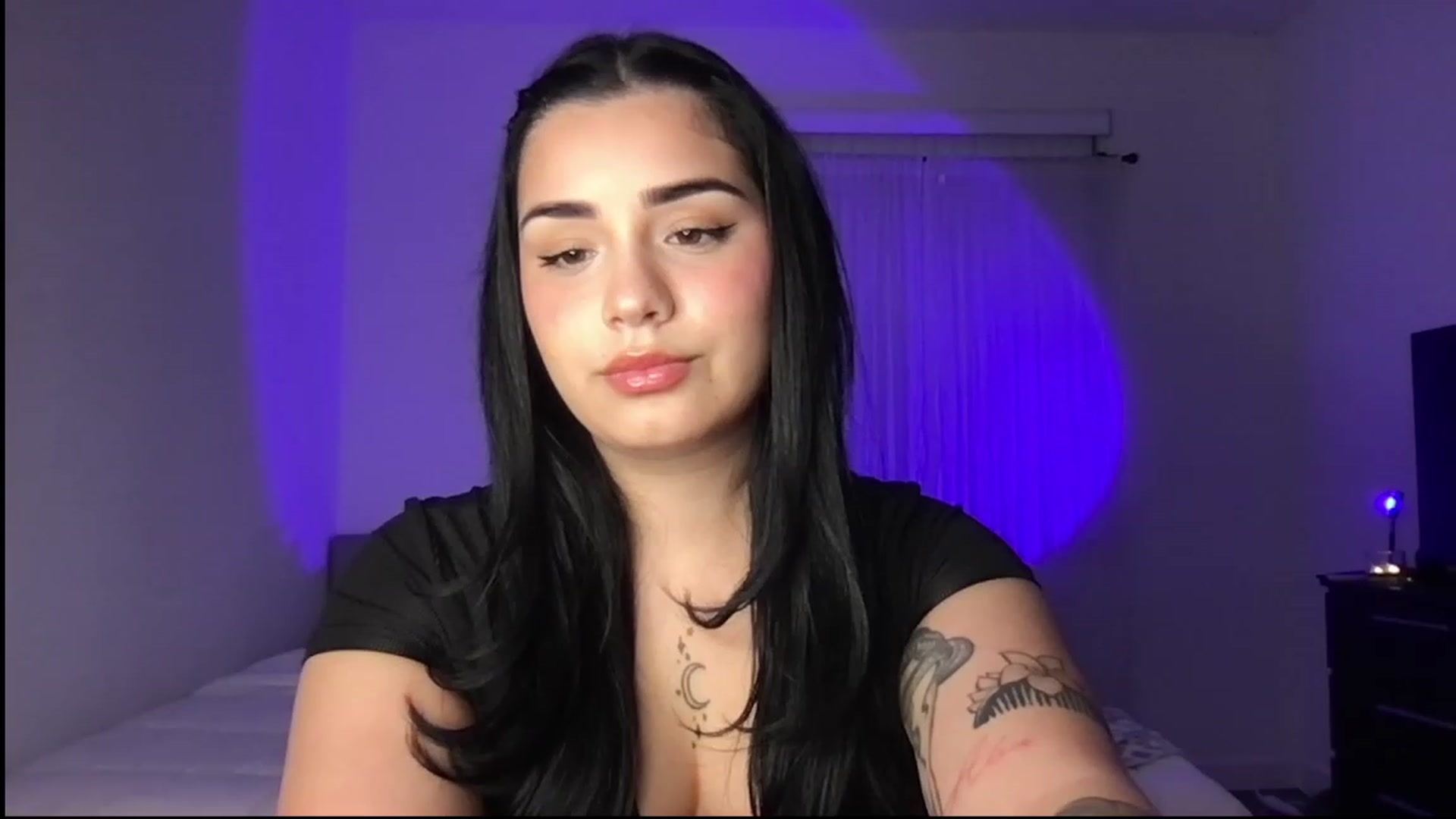 Gallery image thumbnail from babyxjulz's myfreecams stream on, 03/28/2023, 03:38 image 16 of 20