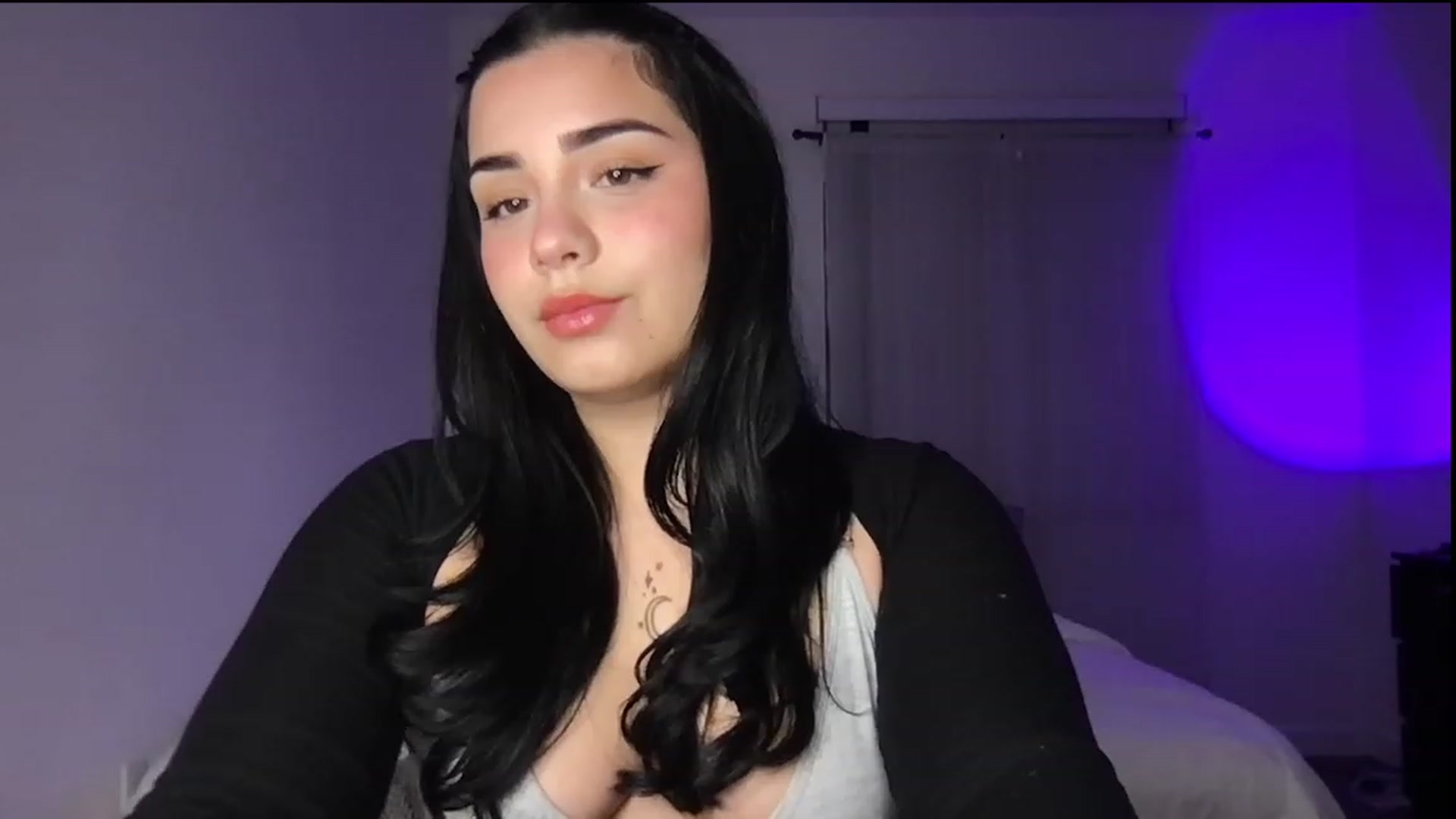 Gallery image thumbnail from babyxjulz's myfreecams stream on, 03/31/2023, 04:05 image 8 of 20