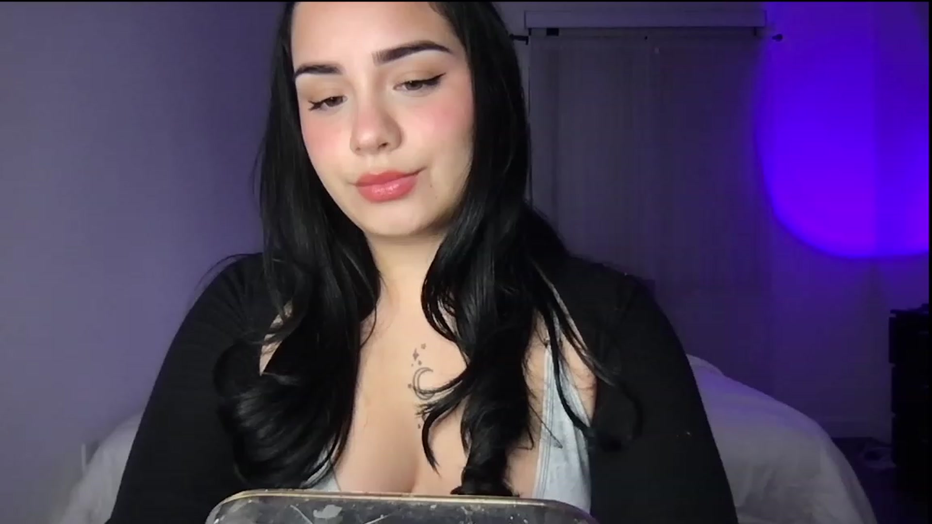Gallery image thumbnail from babyxjulz's myfreecams stream on, 03/31/2023, 04:05 image 6 of 20