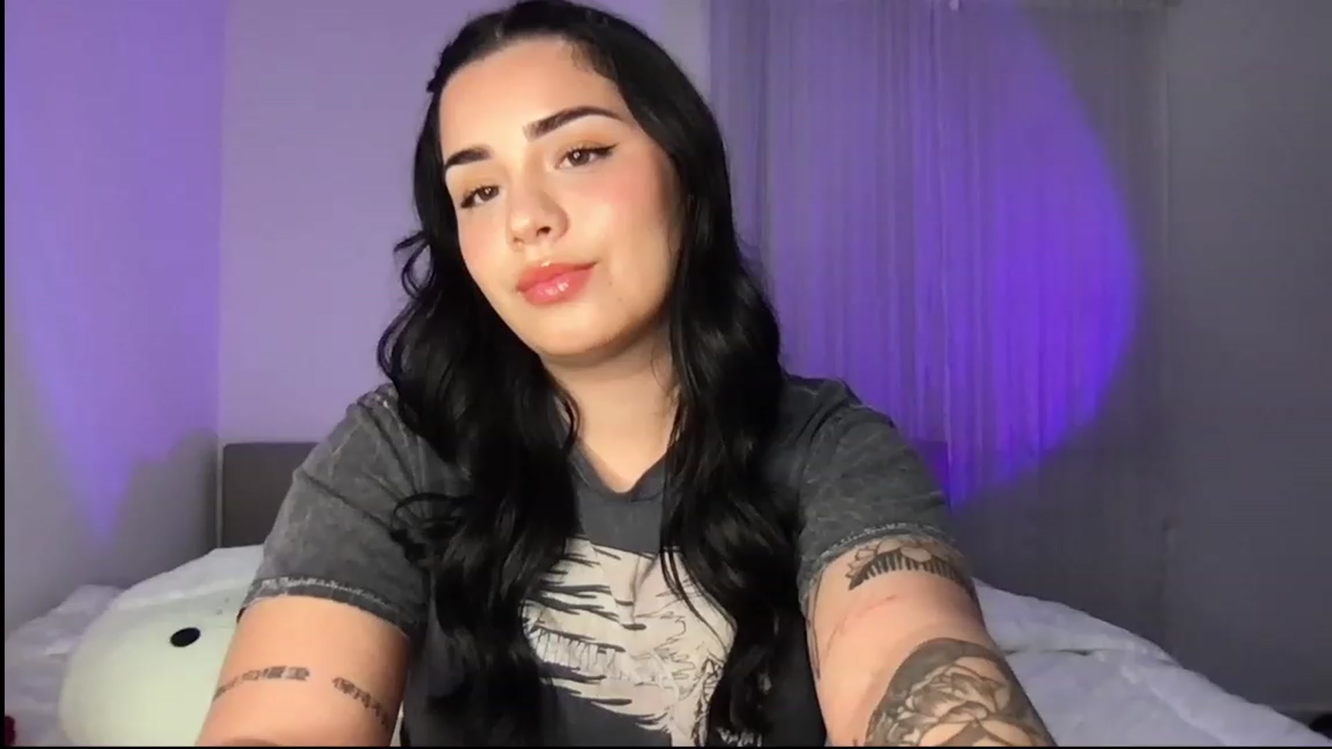 Gallery image thumbnail from babyxjulz's myfreecams stream on, 04/02/2023, 04:34 image 20 of 20