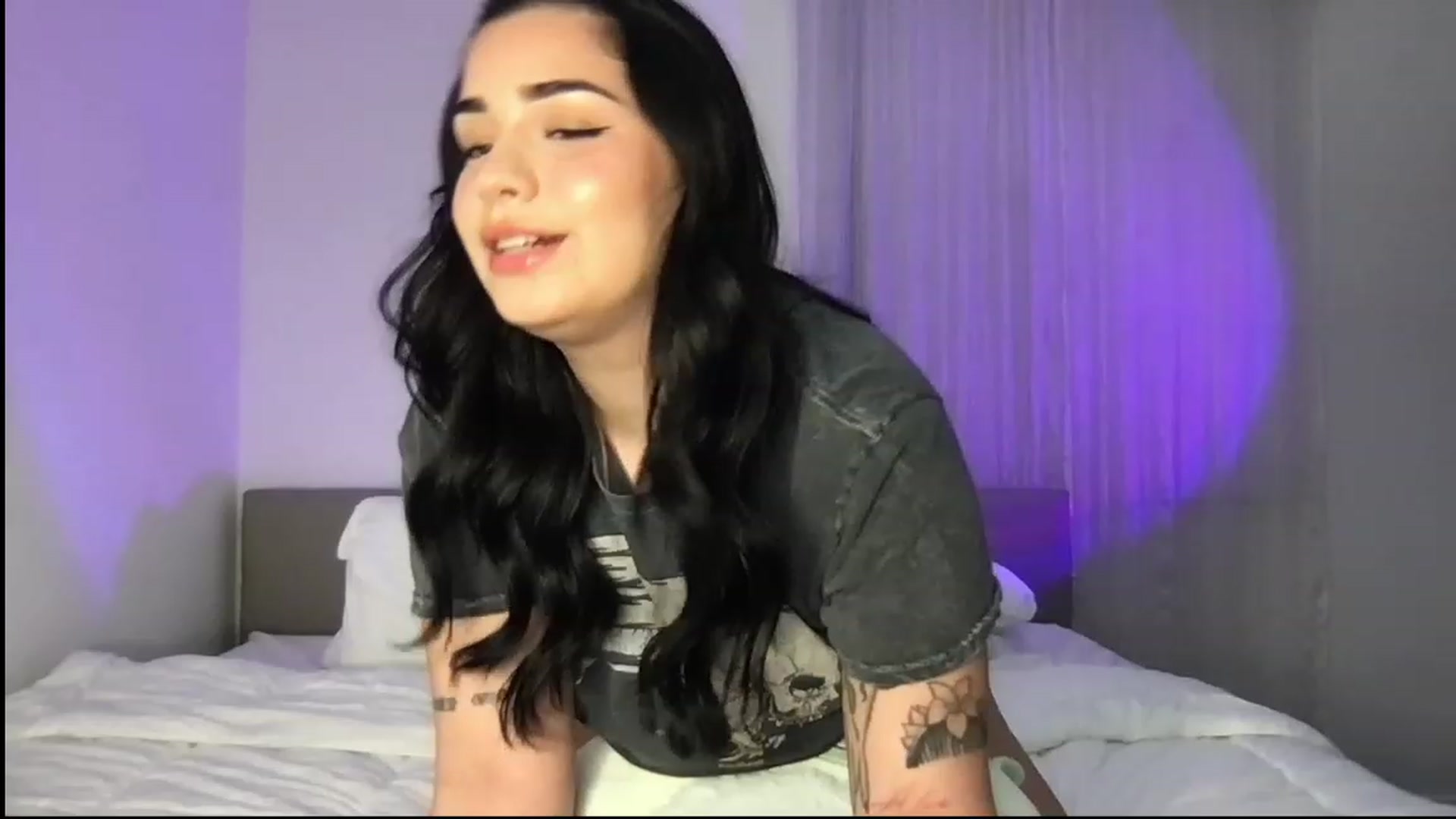 Gallery image thumbnail from babyxjulz's myfreecams stream on, 04/02/2023, 04:34 image 16 of 20