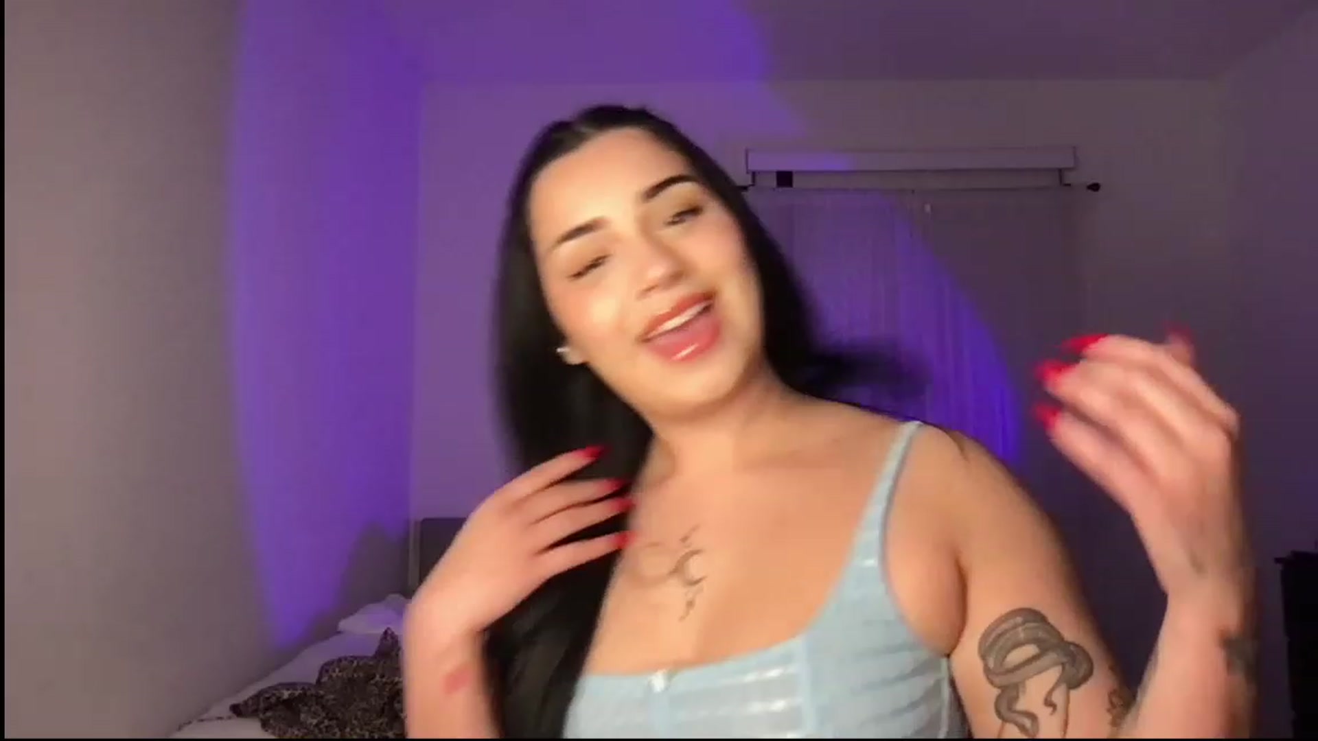 Gallery image thumbnail from babyxjulz's myfreecams stream on, 04/05/2023, 02:56 image 2 of 20