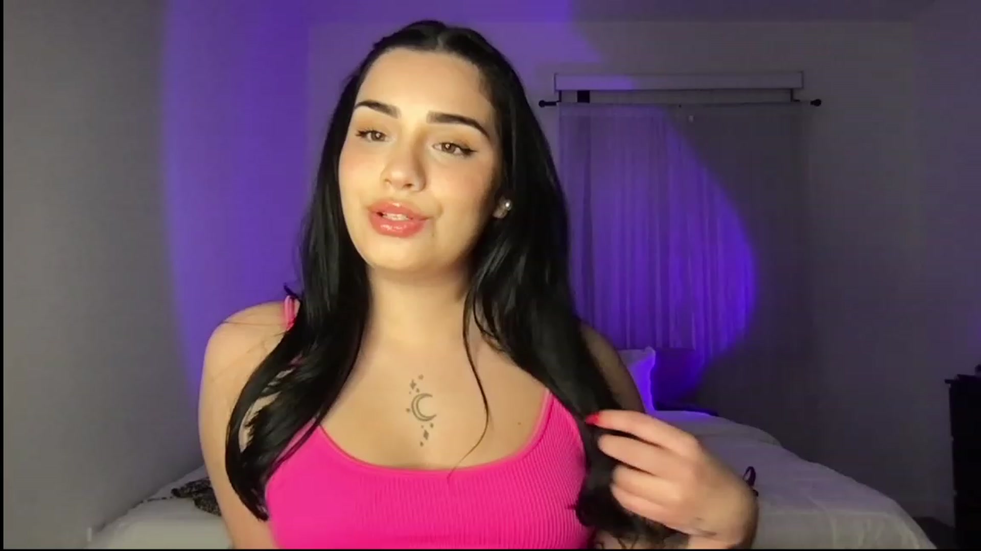 Gallery image thumbnail from babyxjulz's myfreecams stream on, 04/05/2023, 02:56 image 10 of 20