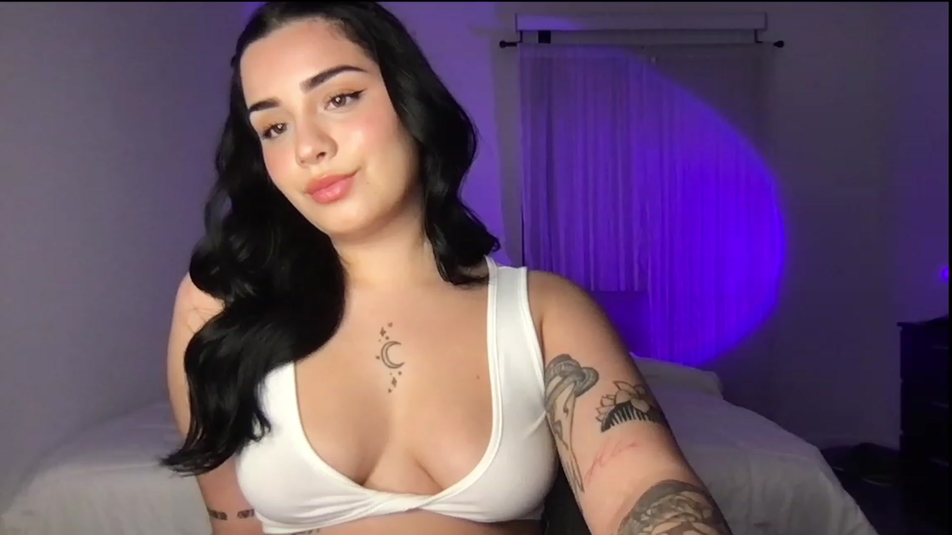 Gallery image thumbnail from babyxjulz's myfreecams stream on, 04/06/2023, 03:54 image 14 of 20