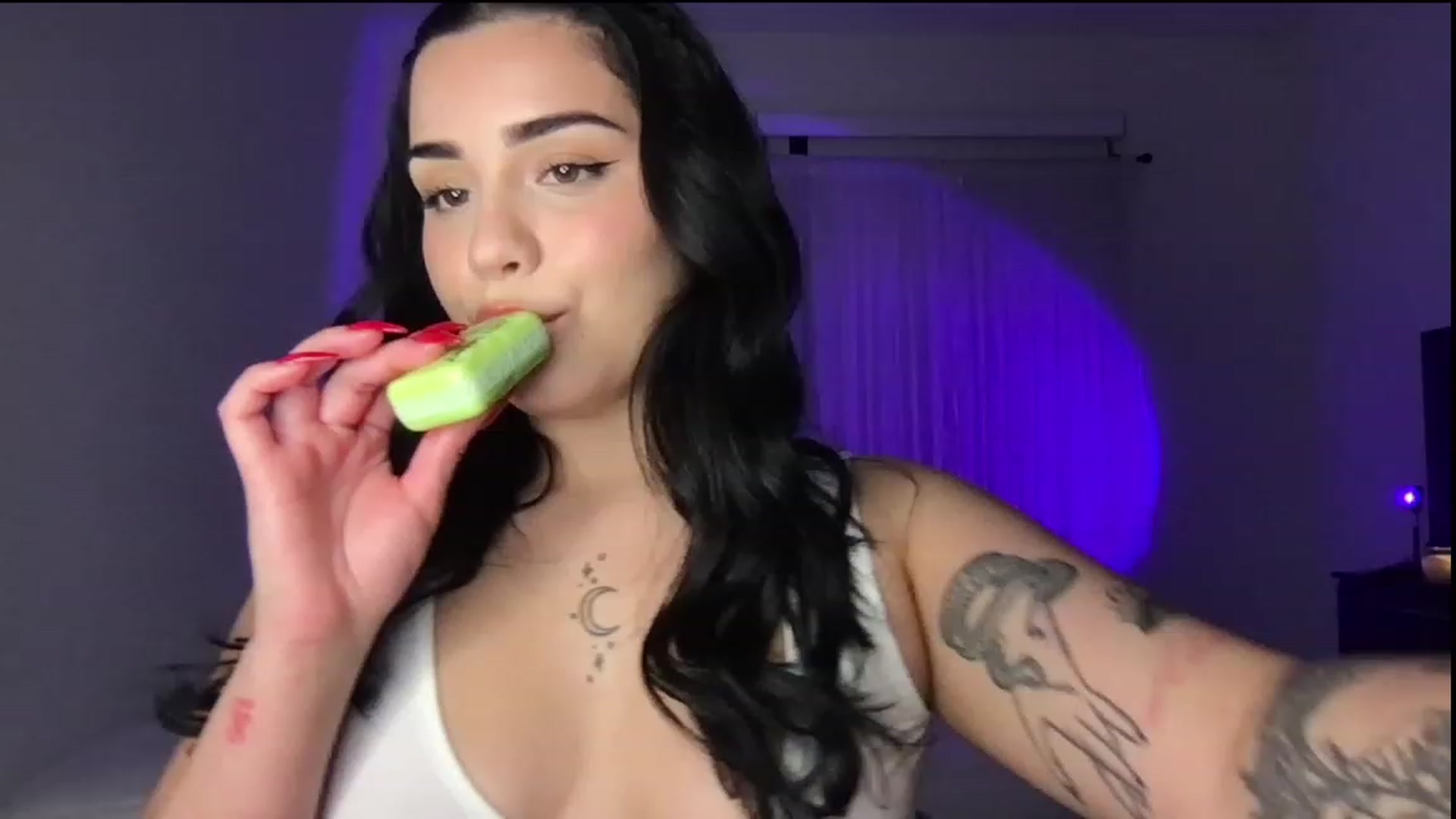 Gallery image thumbnail from babyxjulz's myfreecams stream on, 04/06/2023, 03:54 image 1 of 20