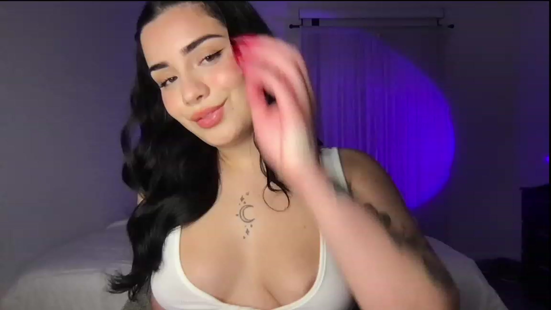 Gallery image thumbnail from babyxjulz's myfreecams stream on, 04/06/2023, 03:54 image 16 of 20