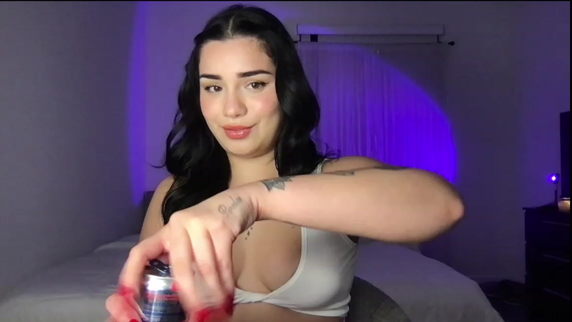 Gallery image thumbnail from babyxjulz's myfreecams stream on, 04/06/2023, 03:54 image 3 of 20