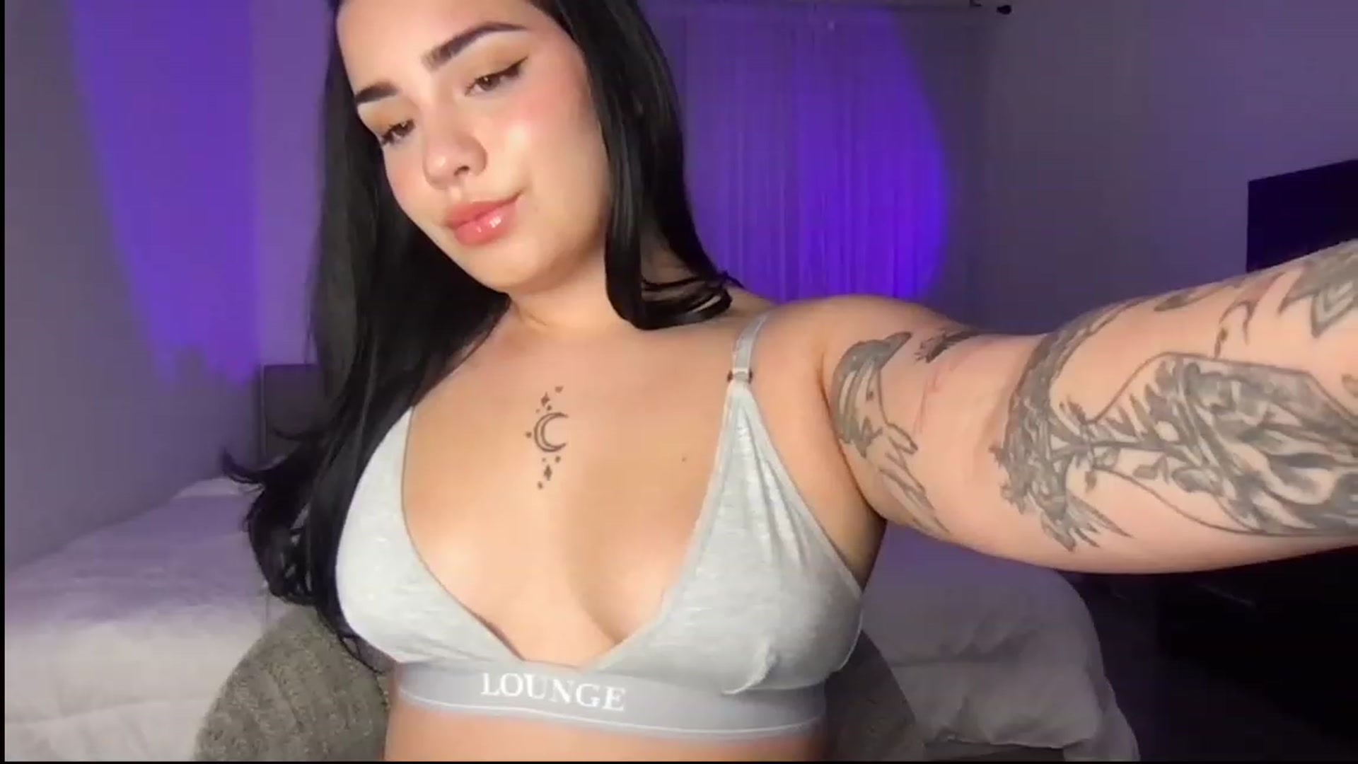 Gallery image thumbnail from babyxjulz's myfreecams stream on, 04/09/2023, 04:19 image 5 of 20