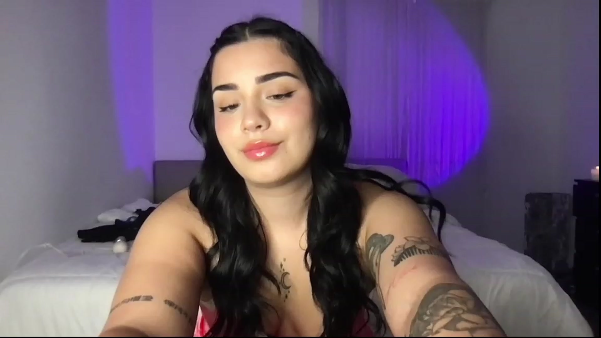 Gallery image thumbnail from babyxjulz's myfreecams stream on, 04/13/2023, 04:36 image 10 of 20