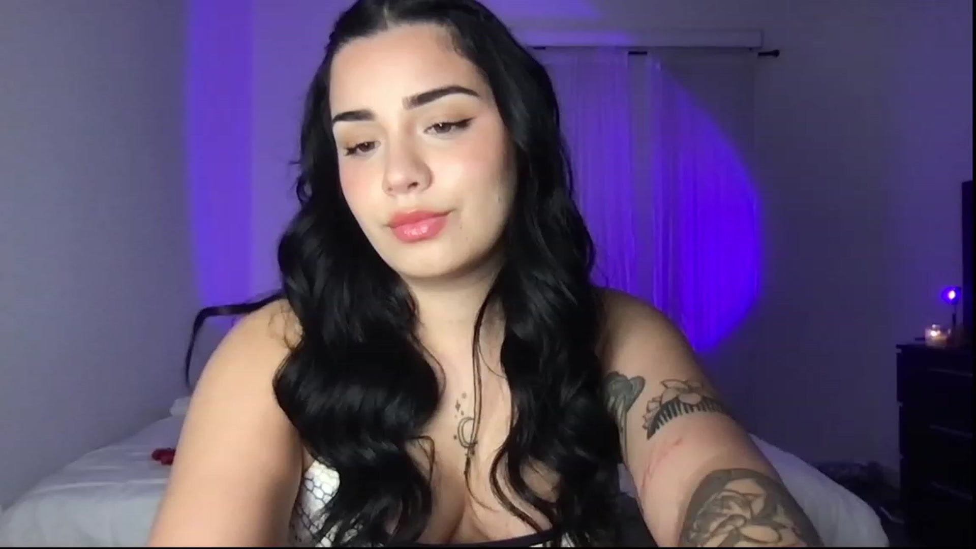 Gallery image thumbnail from babyxjulz's myfreecams stream on, 04/14/2023, 05:06 image 3 of 20