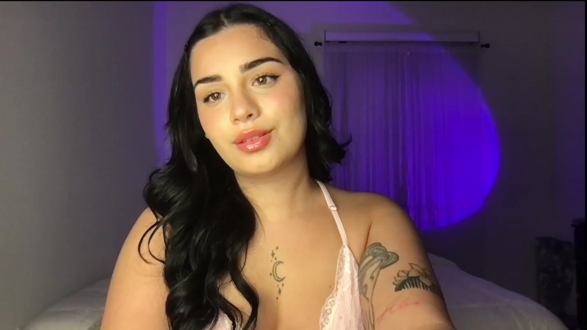 Gallery image thumbnail from babyxjulz's myfreecams stream on, 04/17/2023, 04:16 image 18 of 20
