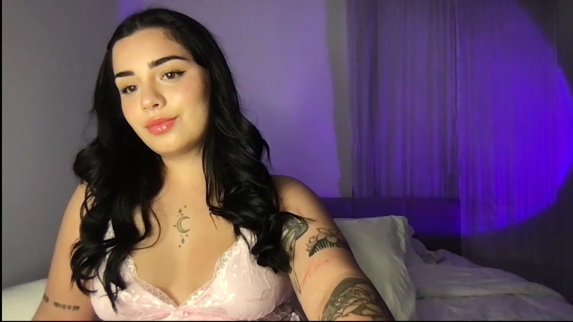 Gallery image thumbnail from babyxjulz's myfreecams stream on, 04/17/2023, 04:16 image 2 of 20