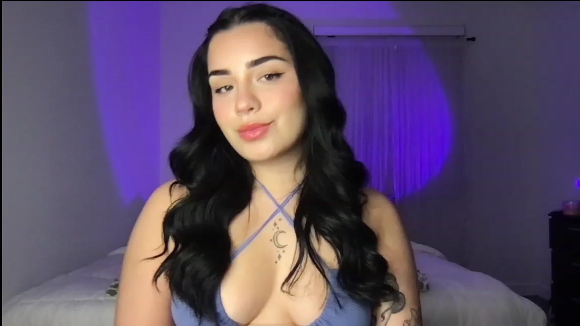 Gallery image thumbnail from babyxjulz's myfreecams stream on, 04/20/2023, 04:31 image 1 of 20