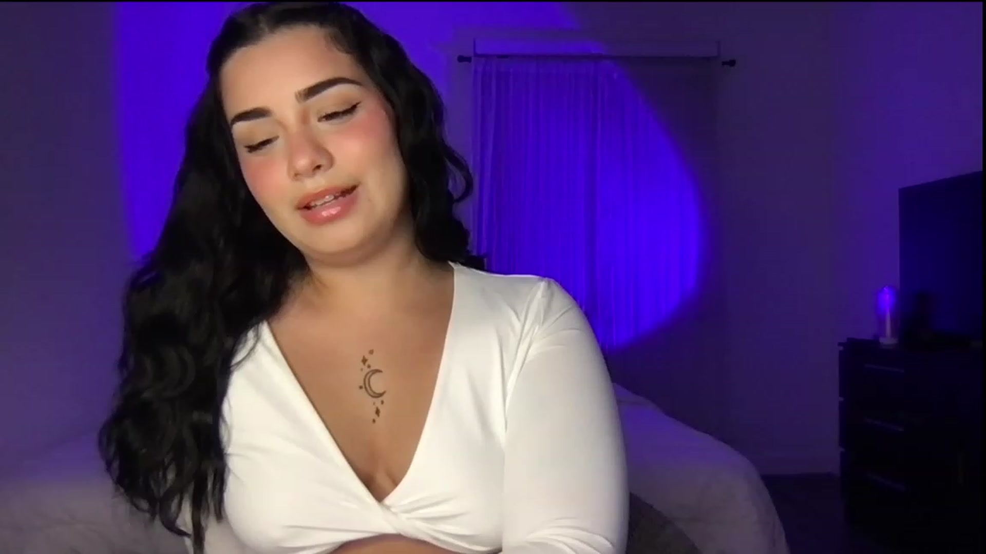 Gallery image thumbnail from babyxjulz's myfreecams stream on, 05/01/2023, 04:47 image 17 of 20