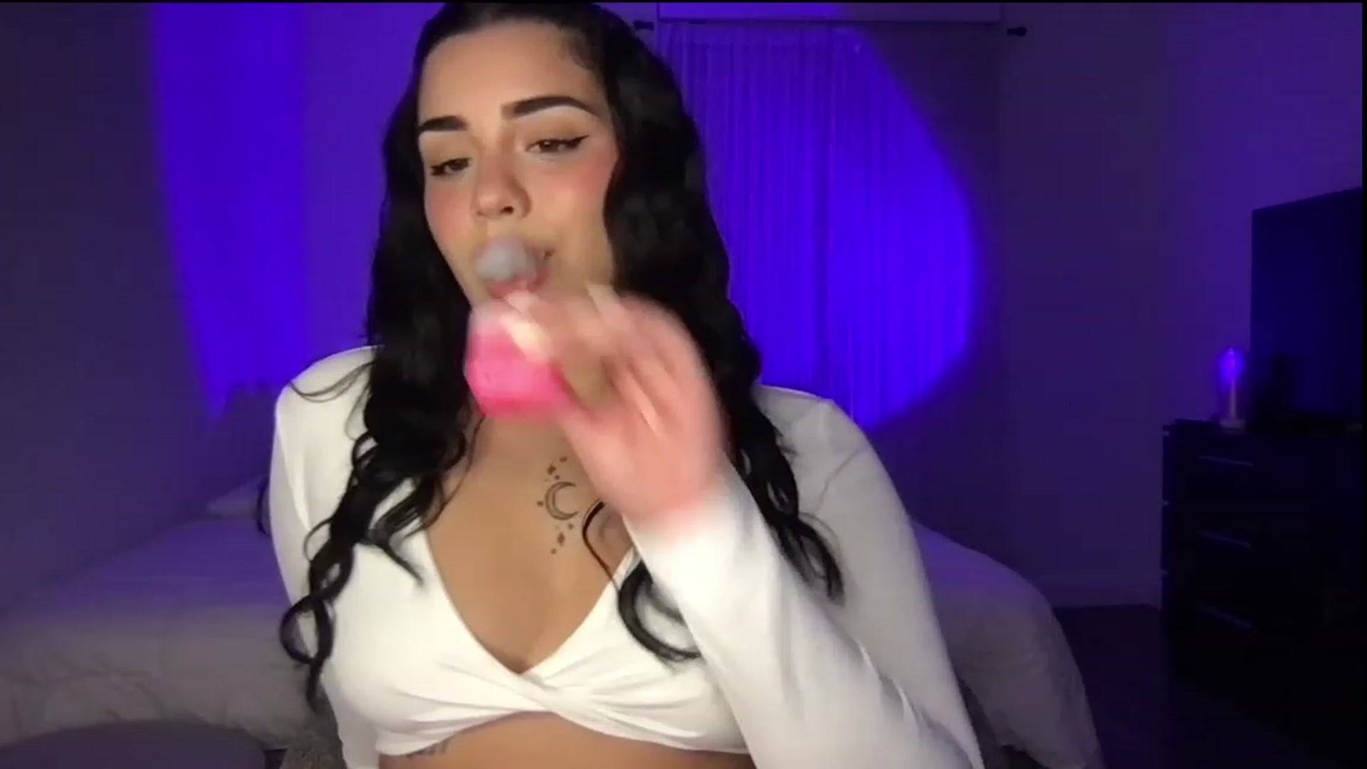 Gallery image thumbnail from babyxjulz's myfreecams stream on, 05/01/2023, 04:47 image 18 of 20