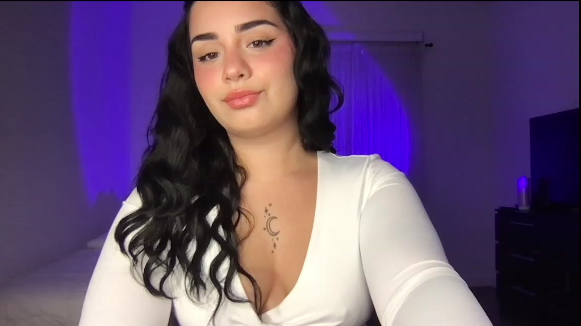 Gallery image thumbnail from babyxjulz's myfreecams stream on, 05/01/2023, 04:47 image 13 of 20