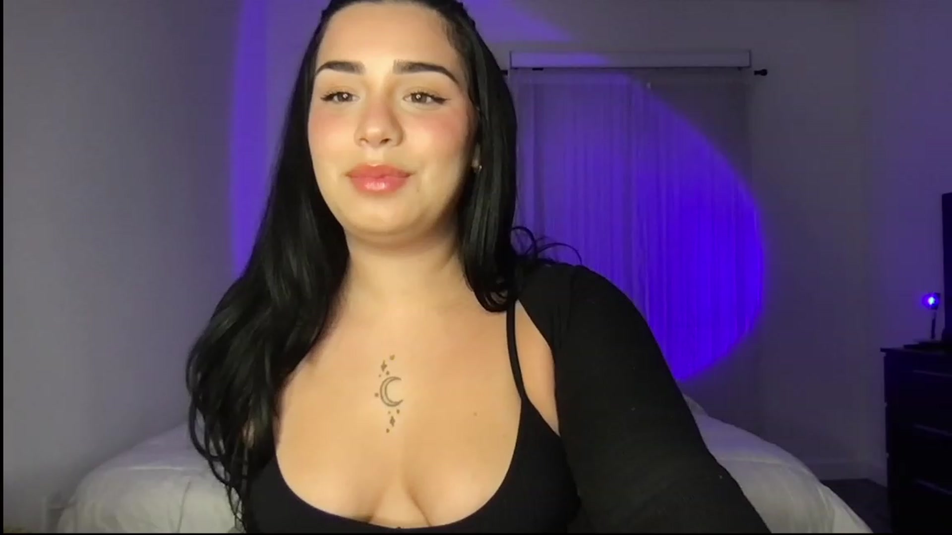 Gallery image thumbnail from babyxjulz's myfreecams stream on, 05/09/2023, 05:19 image 9 of 20
