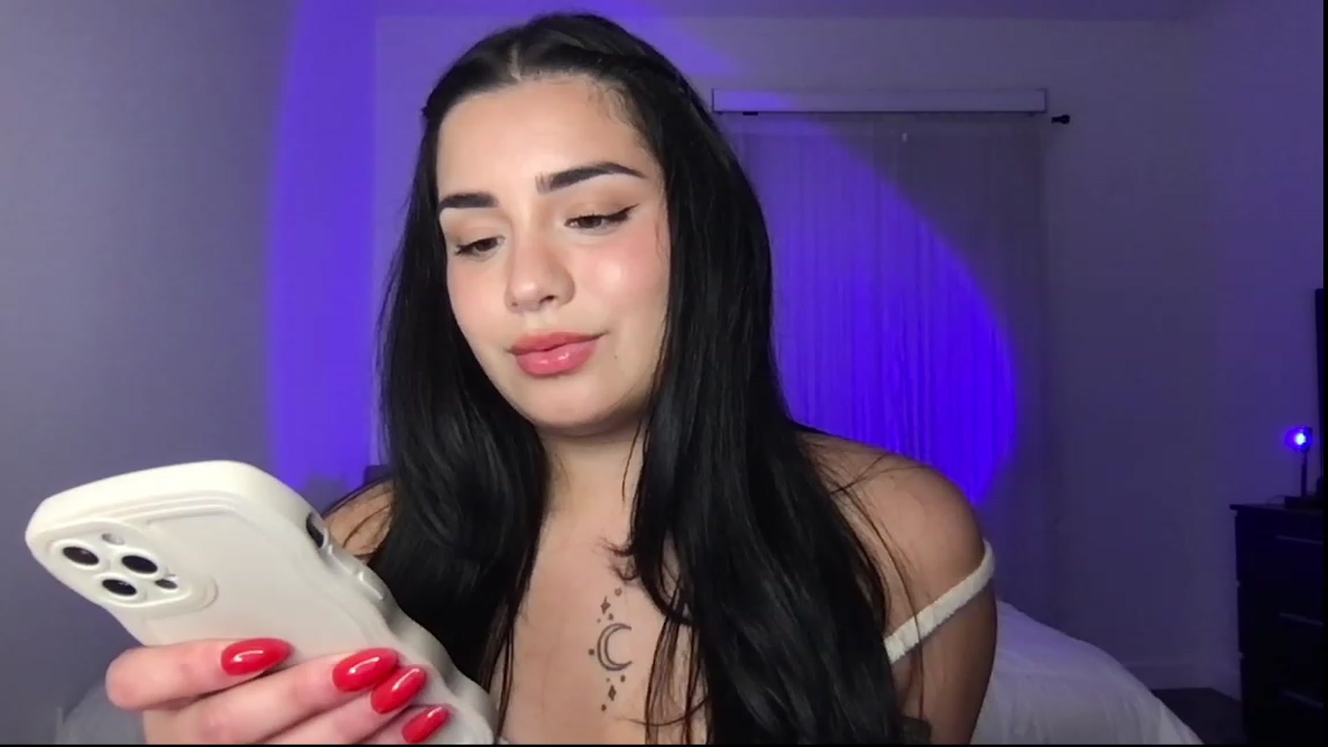 Gallery image thumbnail from babyxjulz's myfreecams stream on, 05/10/2023, 05:02 image 11 of 20
