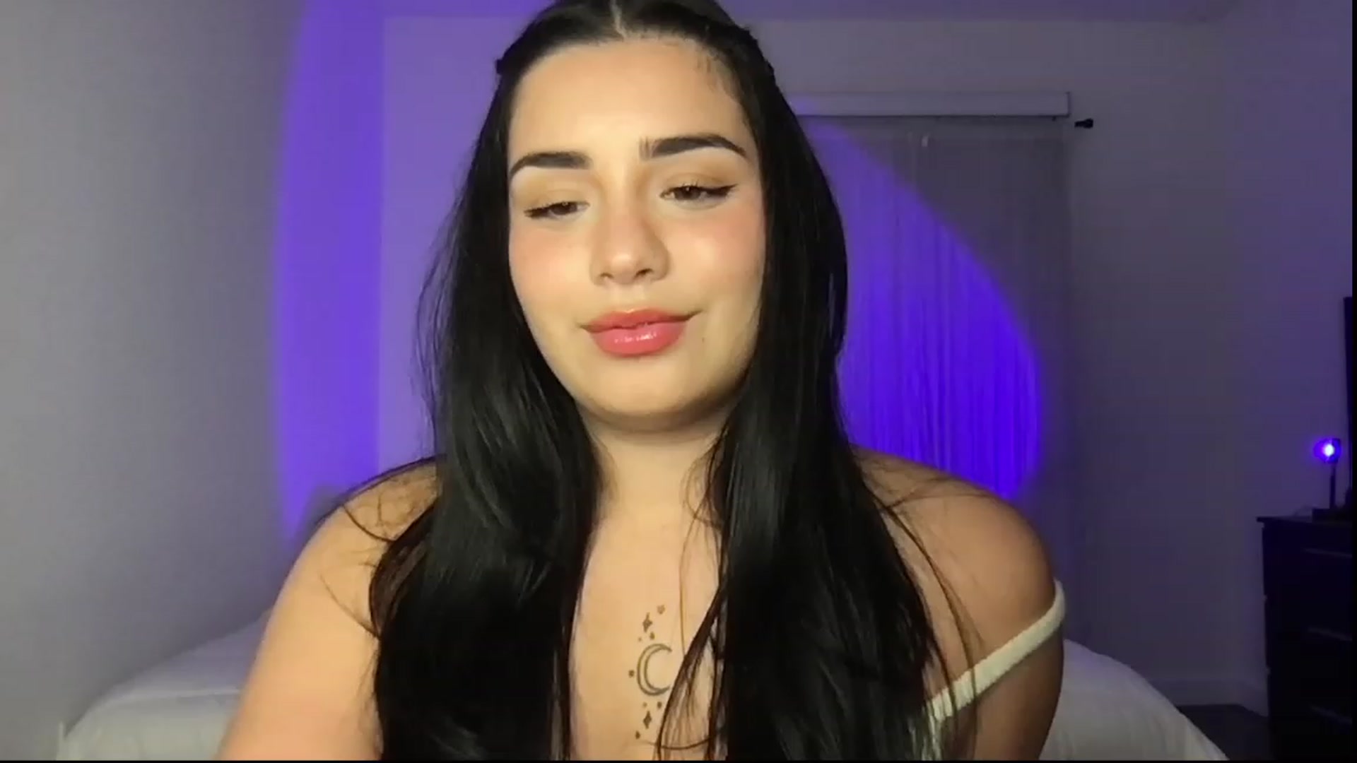 Gallery image thumbnail from babyxjulz's myfreecams stream on, 05/10/2023, 05:02 image 12 of 20