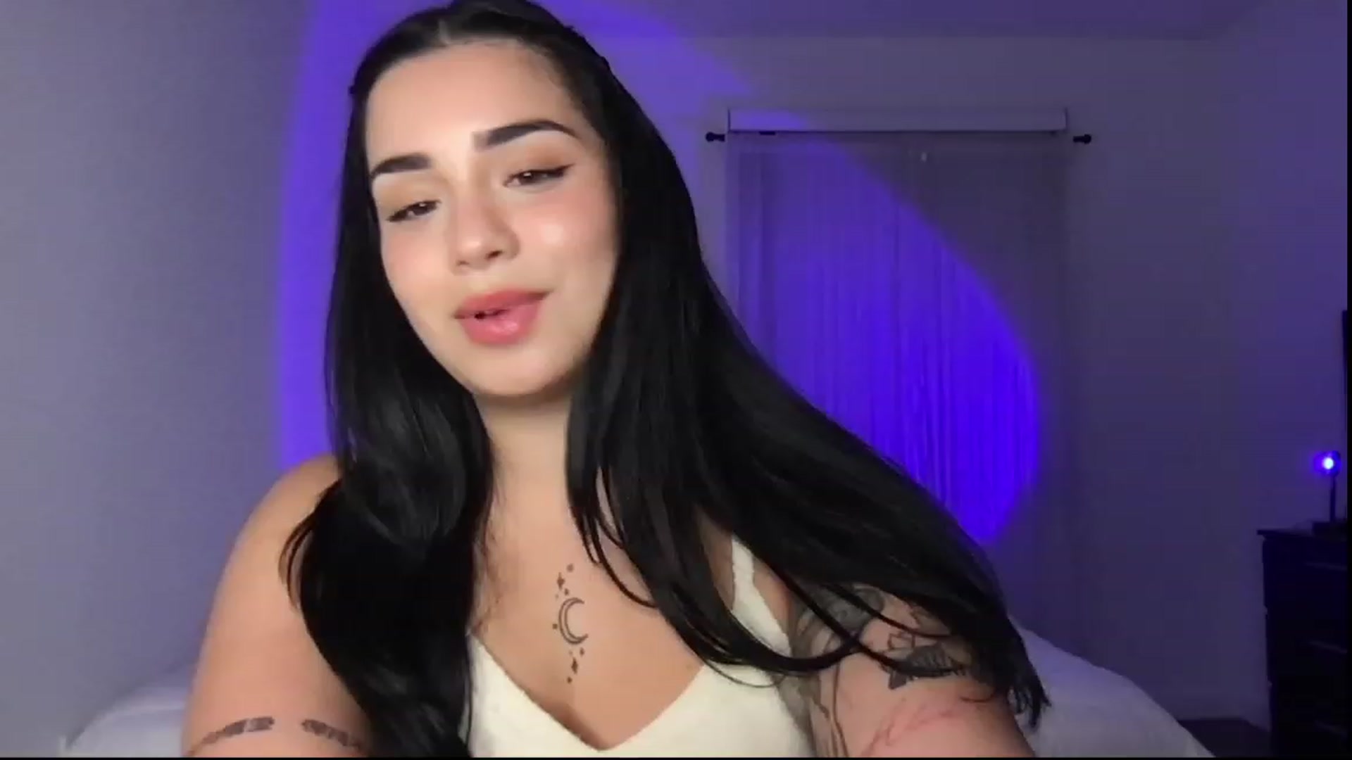 Gallery image thumbnail from babyxjulz's myfreecams stream on, 05/10/2023, 05:02 image 19 of 20