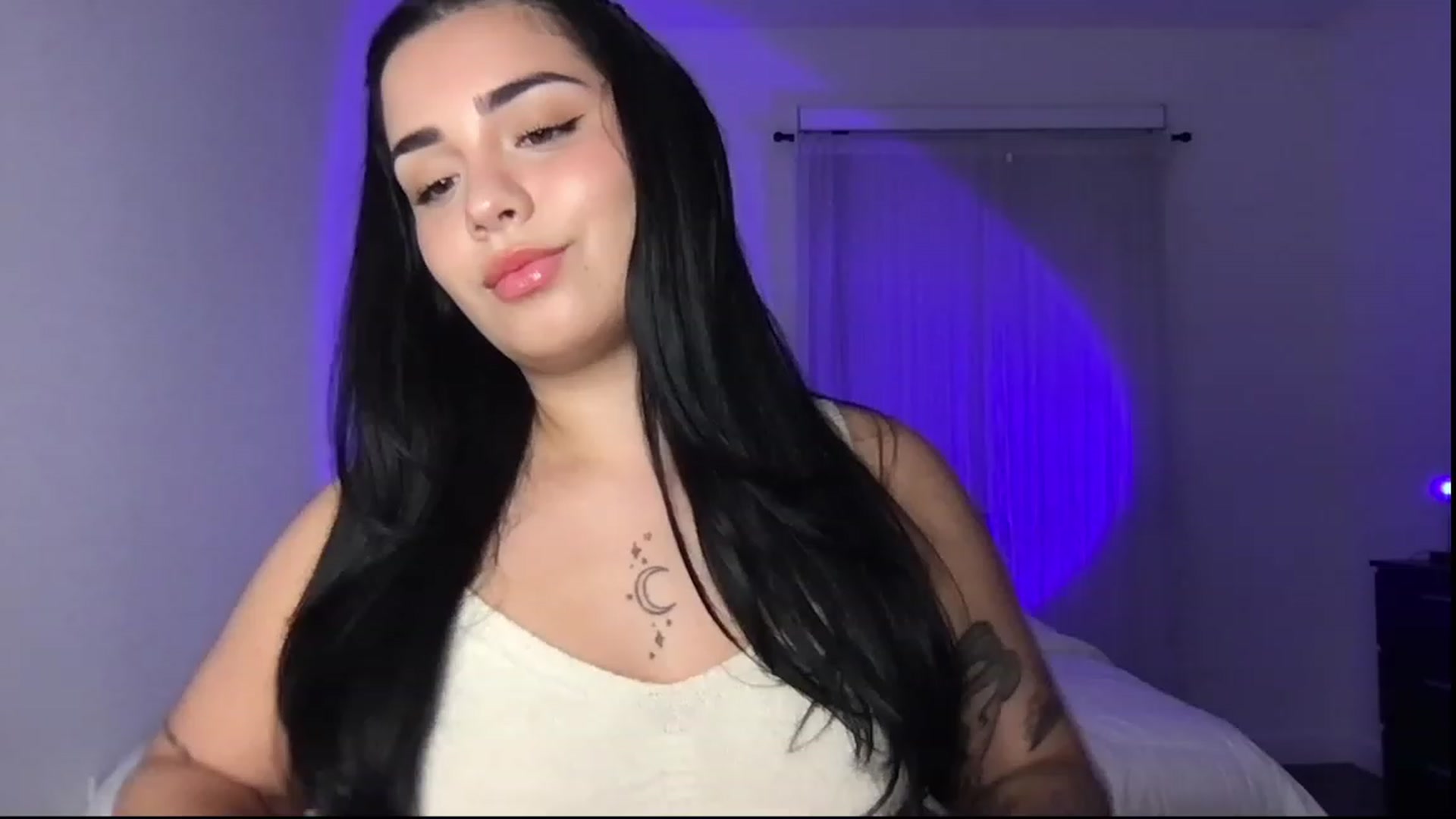 Gallery image thumbnail from babyxjulz's myfreecams stream on, 05/10/2023, 05:35 image 17 of 20