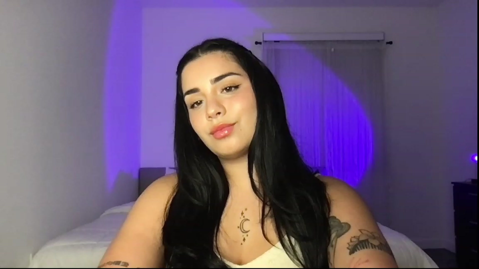 Gallery image thumbnail from babyxjulz's myfreecams stream on, 05/10/2023, 05:35 image 2 of 20