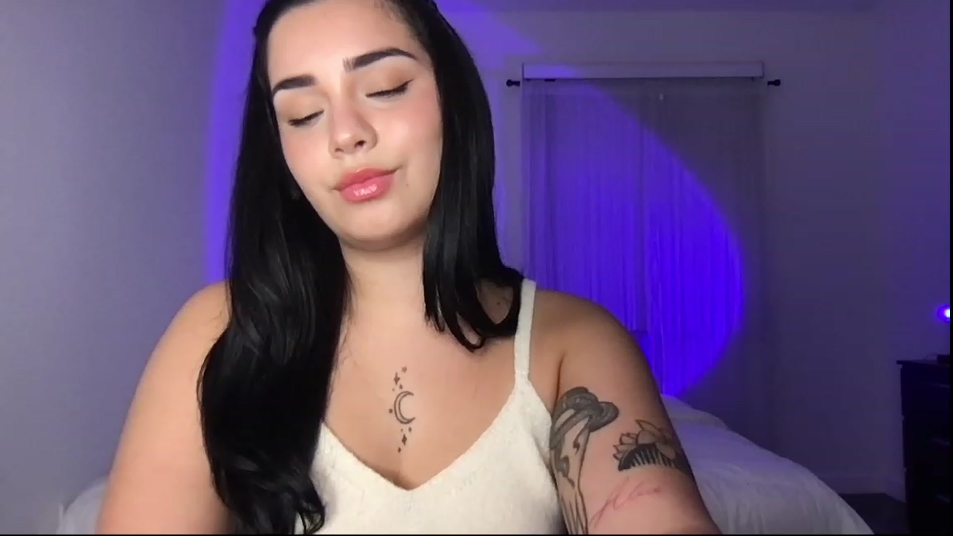 Gallery image thumbnail from babyxjulz's myfreecams stream on, 05/10/2023, 05:35 image 12 of 20