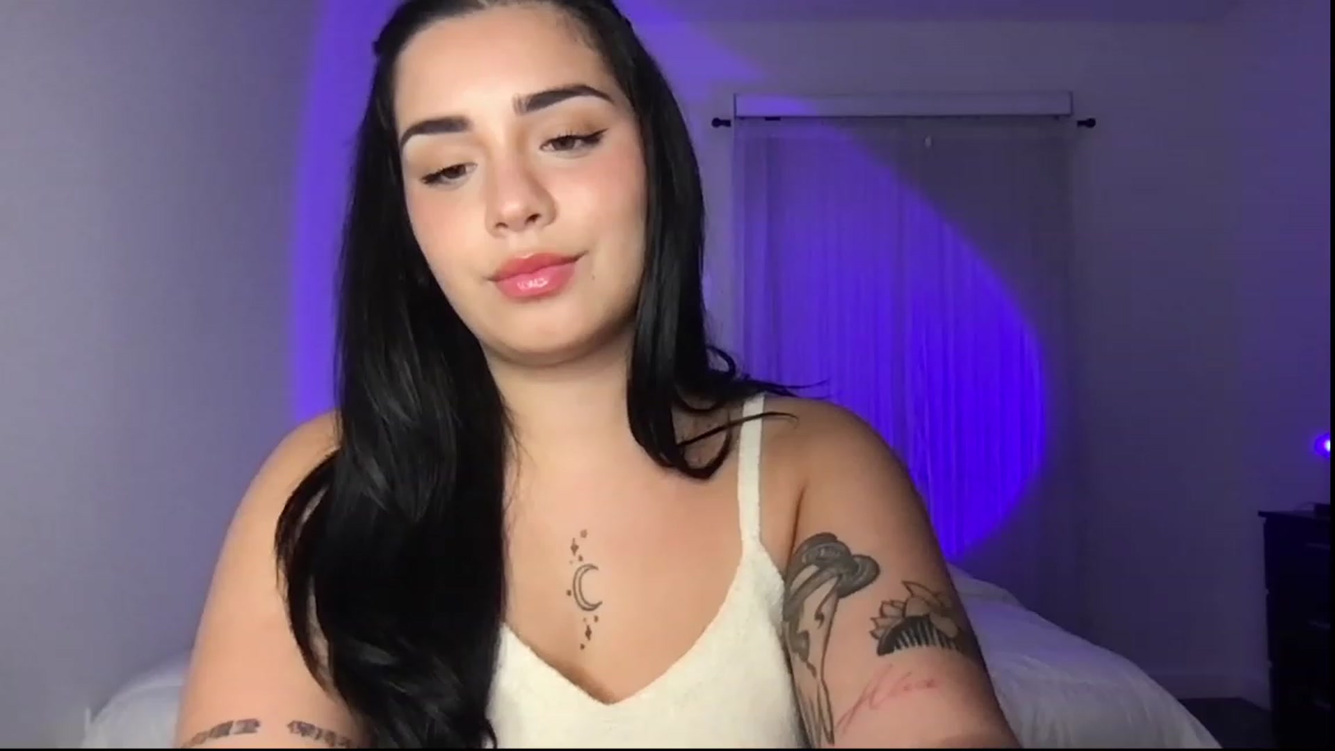 Gallery image thumbnail from babyxjulz's myfreecams stream on, 05/10/2023, 05:35 image 13 of 20