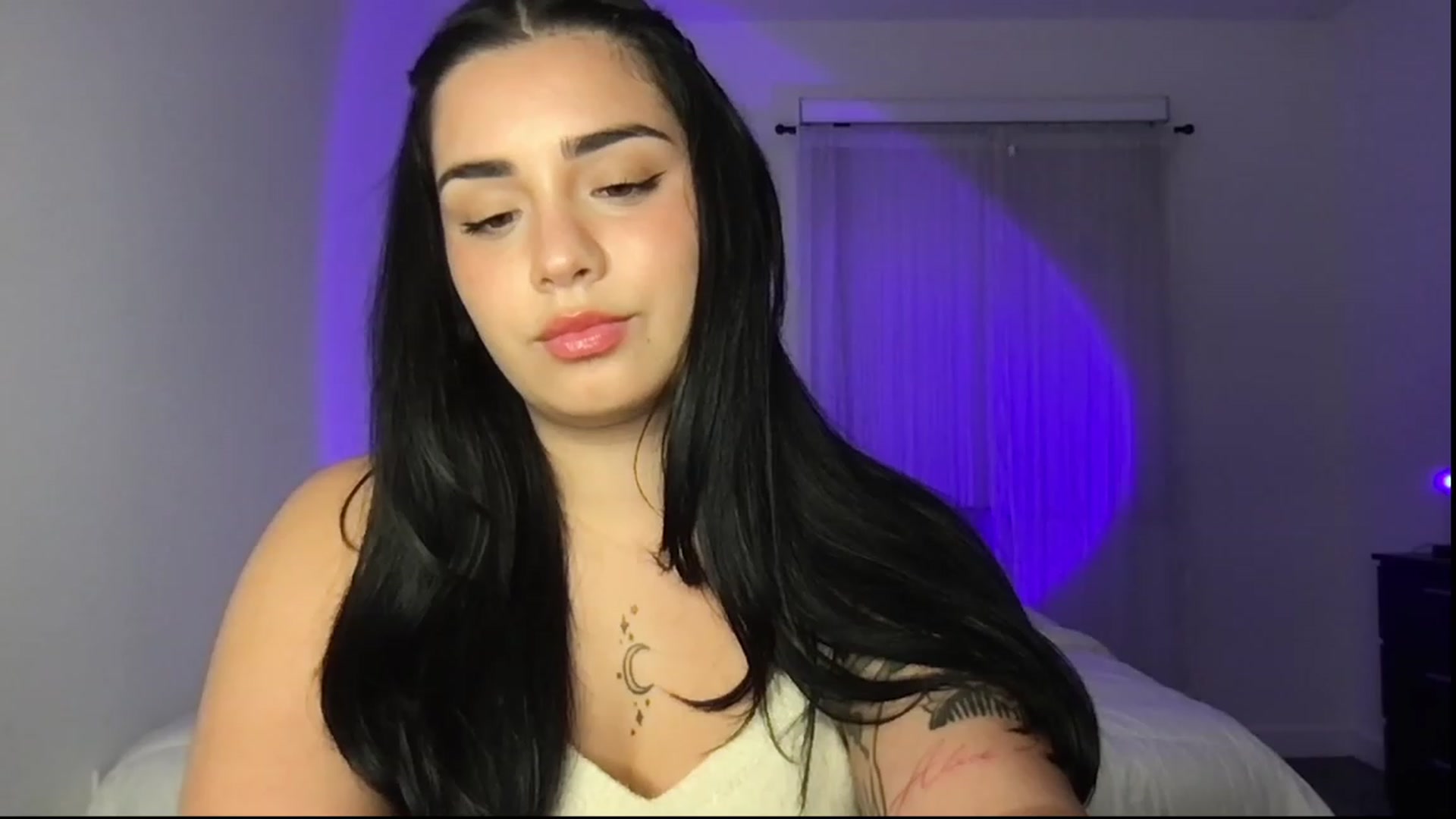 Gallery image thumbnail from babyxjulz's myfreecams stream on, 05/10/2023, 05:35 image 16 of 20