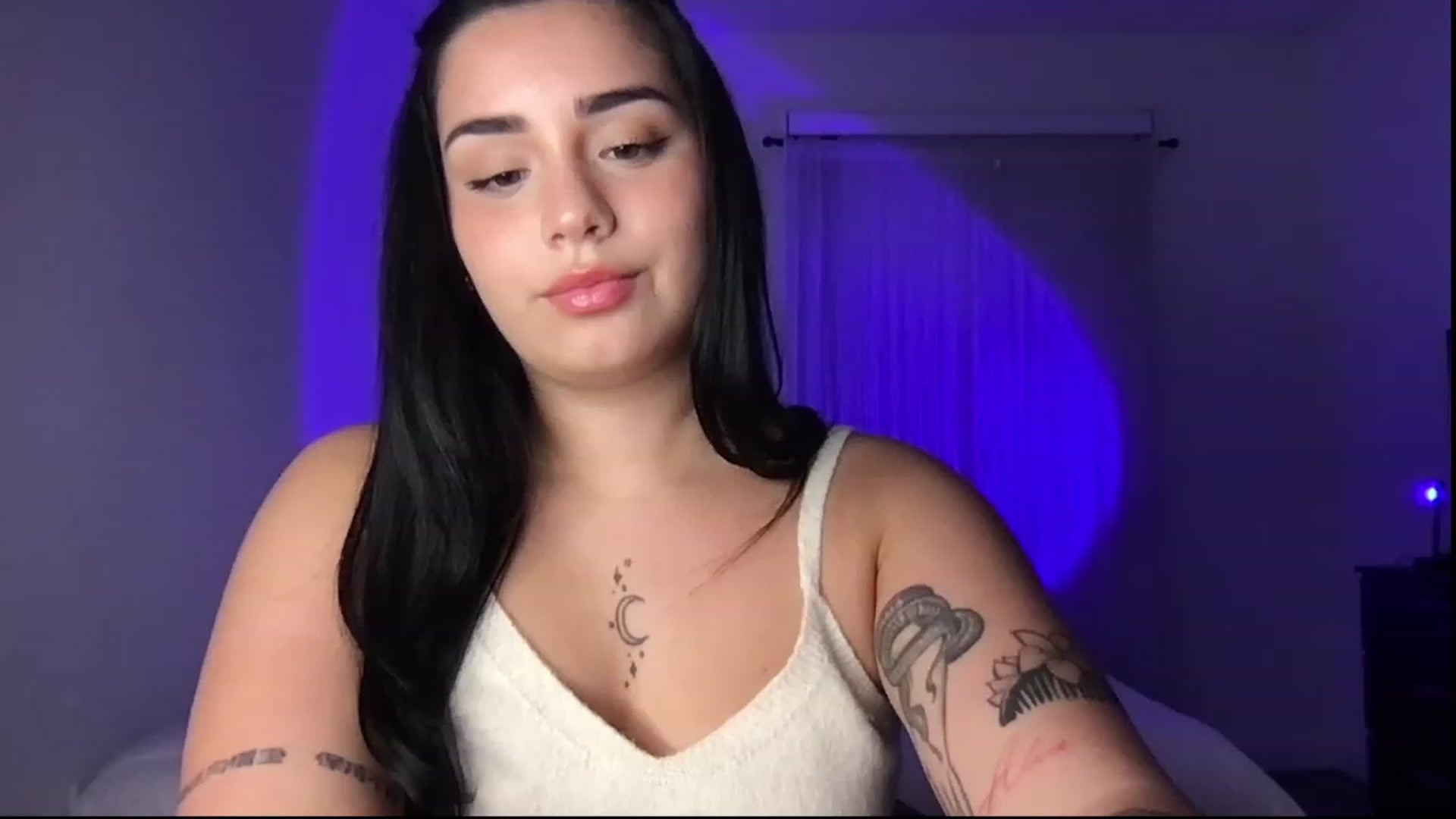 Gallery image thumbnail from babyxjulz's myfreecams stream on, 05/10/2023, 06:45 image 5 of 20
