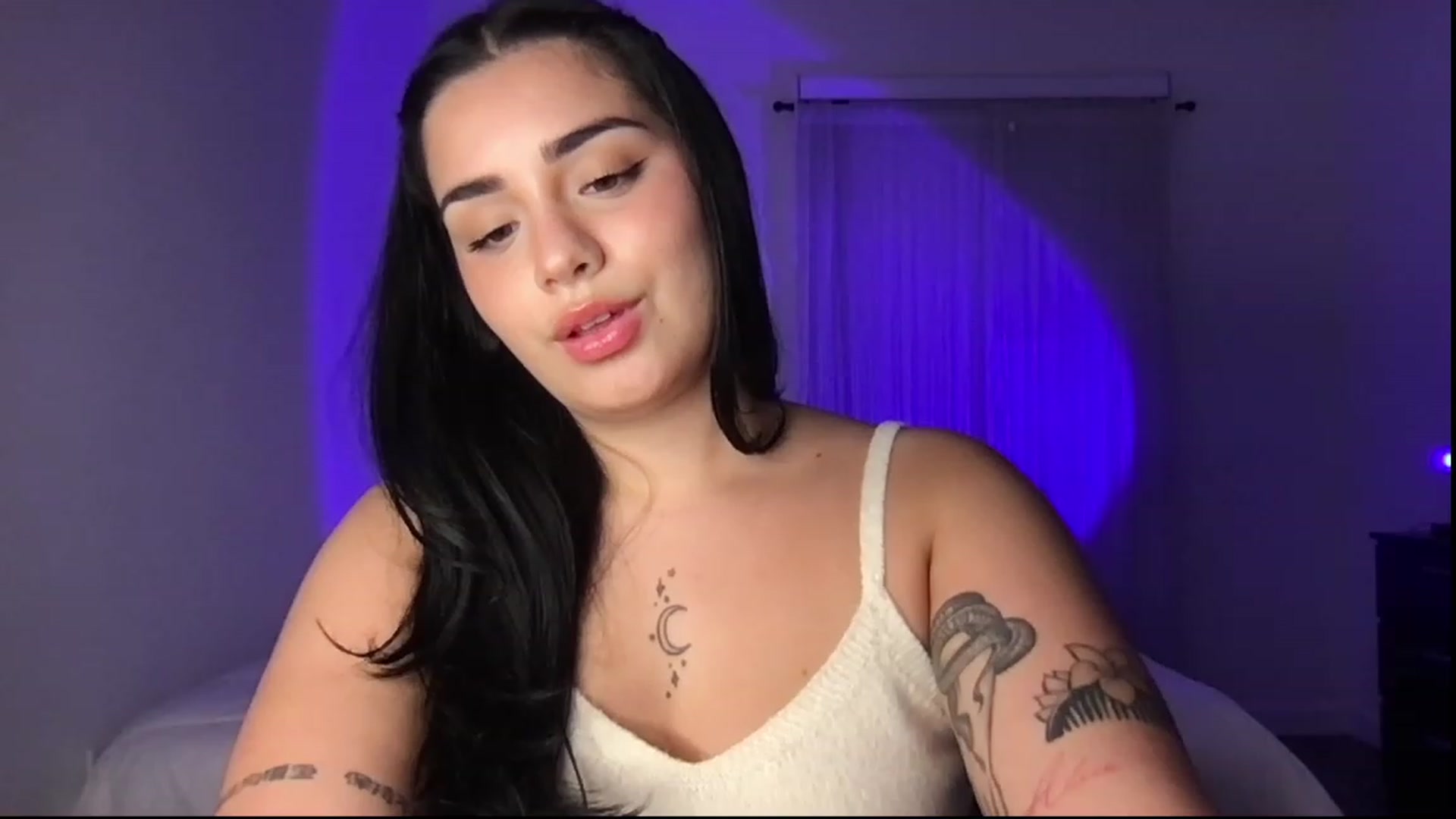 Gallery image thumbnail from babyxjulz's myfreecams stream on, 05/10/2023, 06:45 image 2 of 20